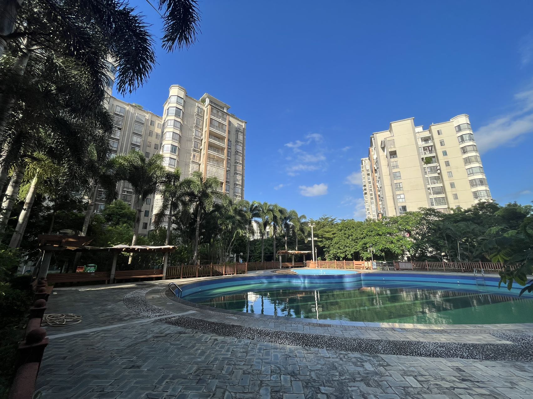 西岭华庭 4室2厅2卫 260.0万 西岭华庭 4室2厅2卫 260.0万小区图