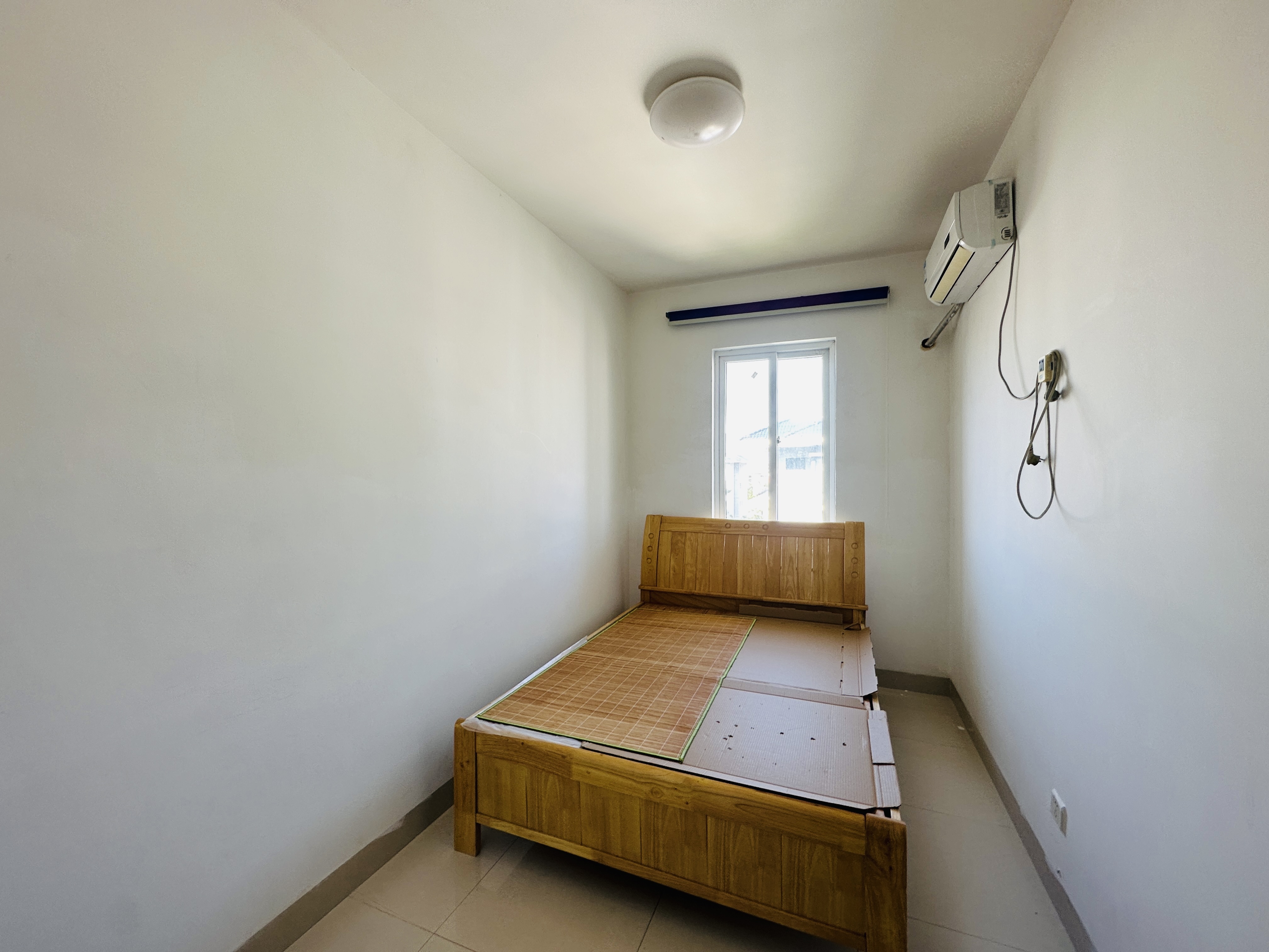 良缘雅苑 5室3厅2卫 265.0万 良缘雅苑 5室3厅2卫 265.0万卧室