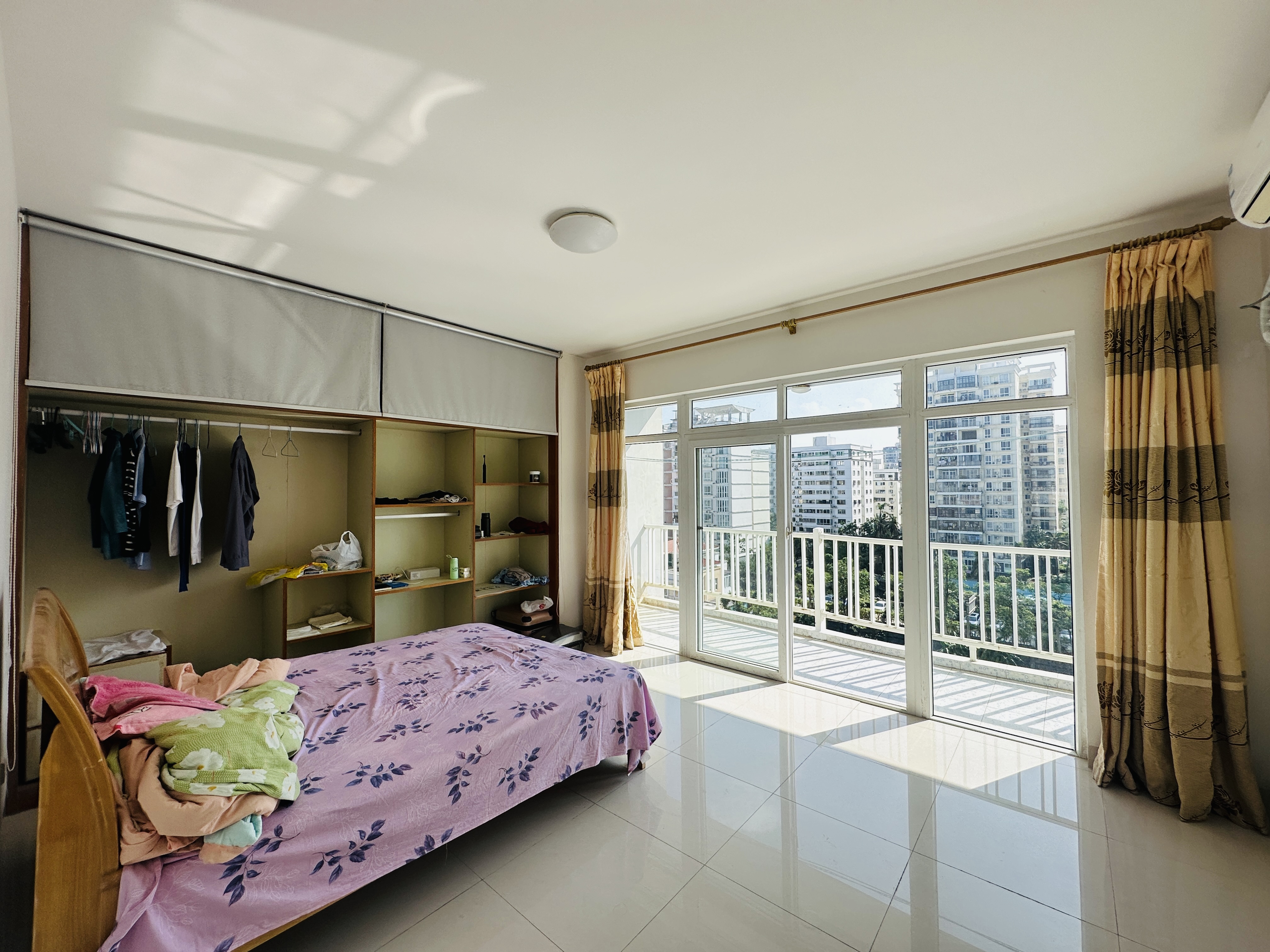 良缘雅苑 5室3厅2卫 265.0万 良缘雅苑 5室3厅2卫 265.0万卧室