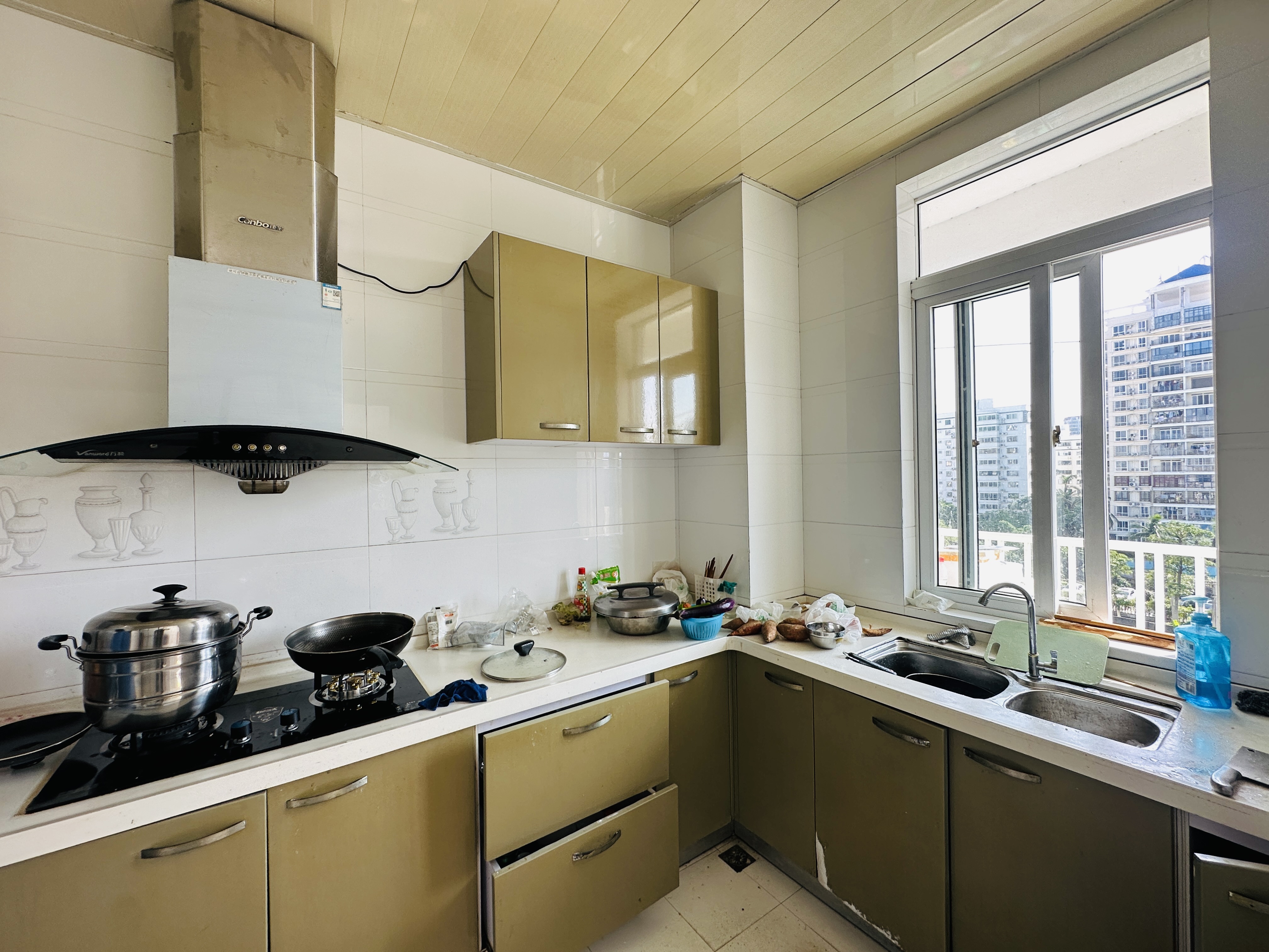 良缘雅苑 5室3厅2卫 265.0万 良缘雅苑 5室3厅2卫 265.0万厨房