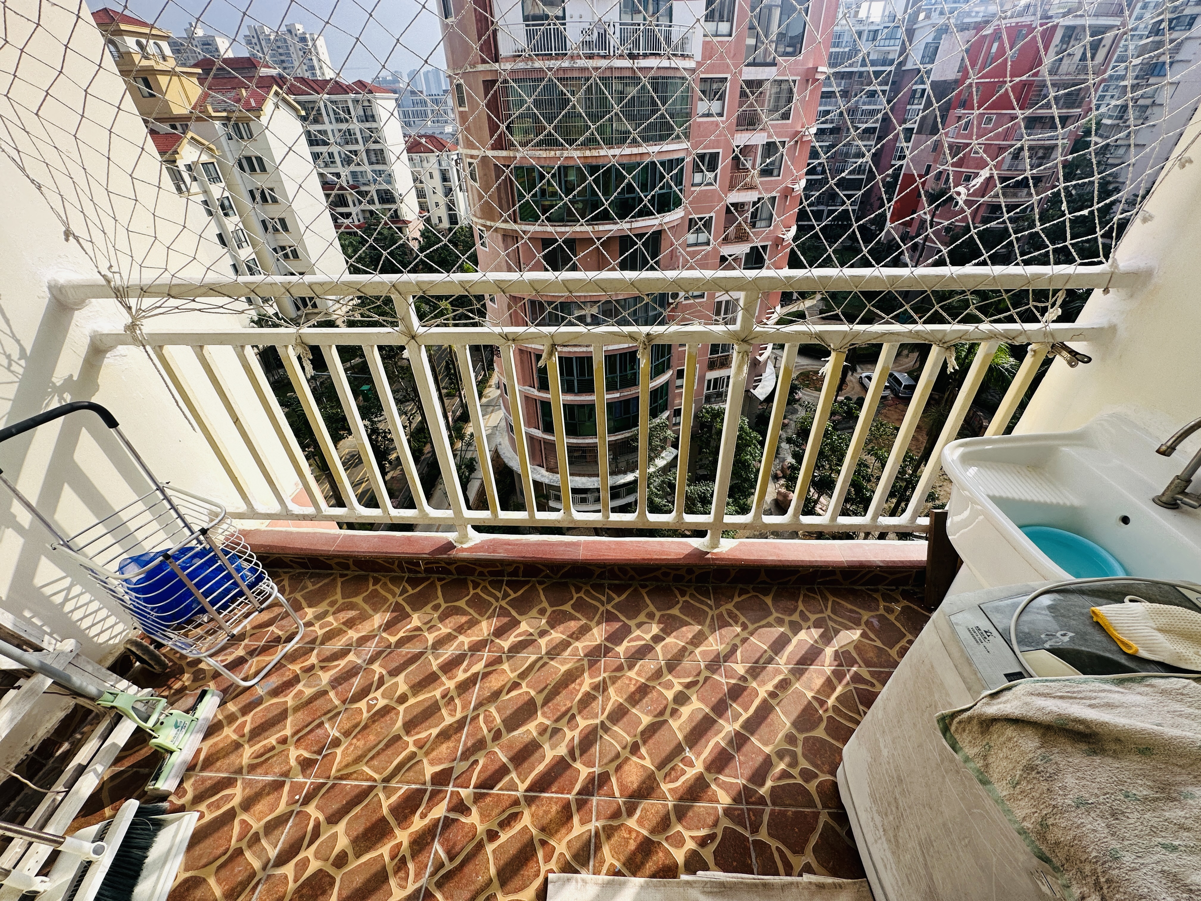 九九海景花园  1室1厅1卫    75.0万 九九海景花园  1室1厅1卫    75.0万阳台