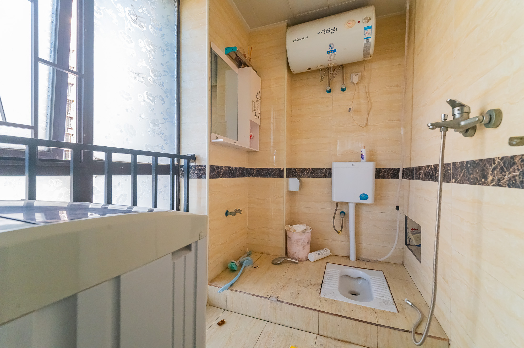 博雅例外  1室1厅1卫    32.8万 博雅例外  1室1厅1卫    32.8万卫生间