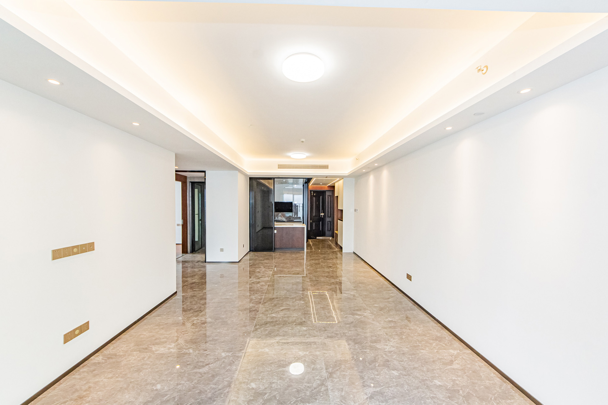 北辰瀚江府  3室2厅2卫    298.0万客厅