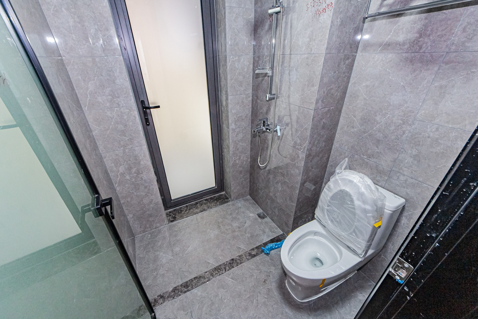 北辰瀚江府  3室2厅2卫    298.0万卫生间