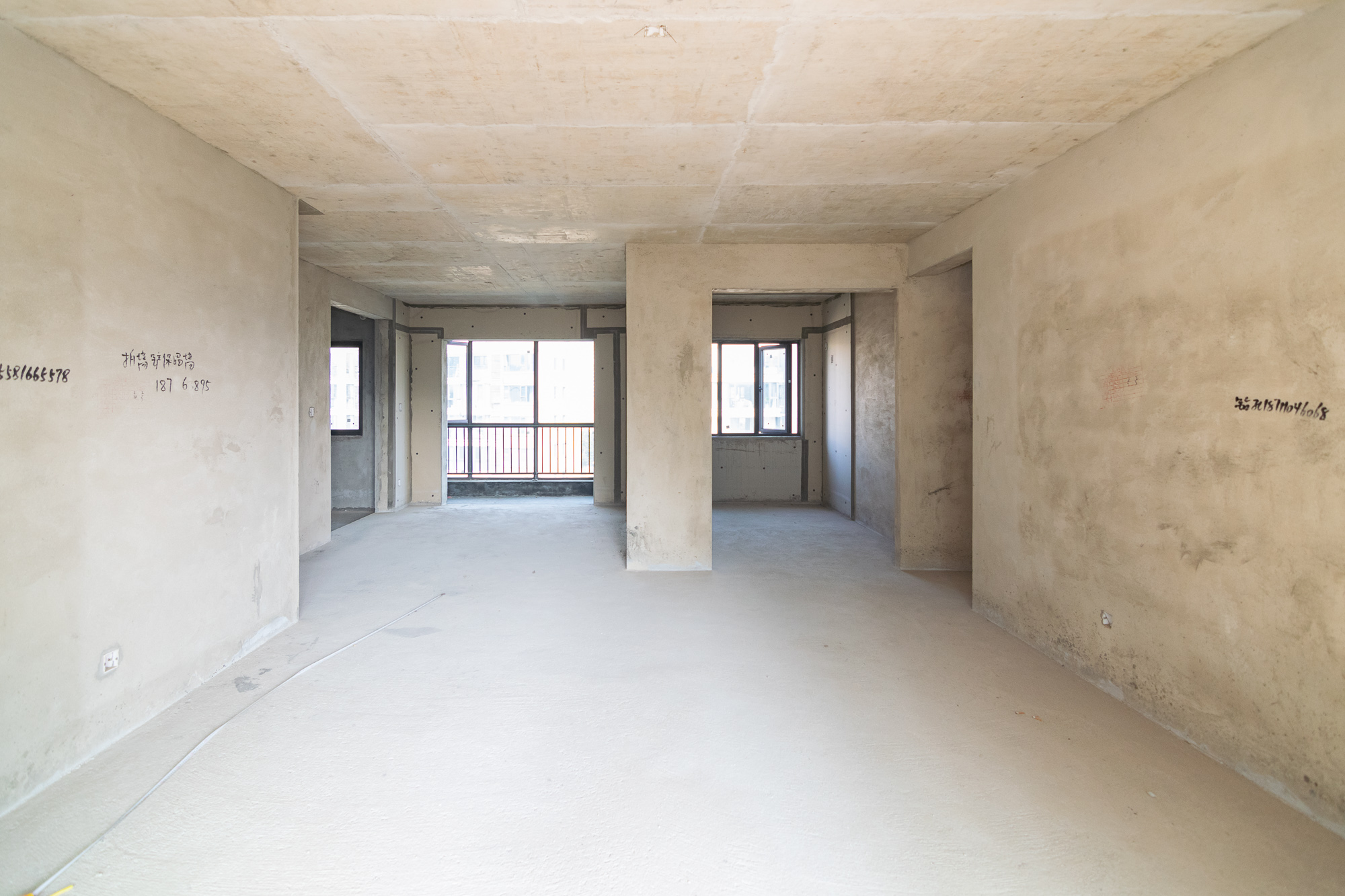 润和谷山郡(悦禧山庄水榭花都)  5室2厅2卫    152.0万 润和谷山郡(悦禧山庄水榭花都)  5室2厅2卫    152.0万客厅