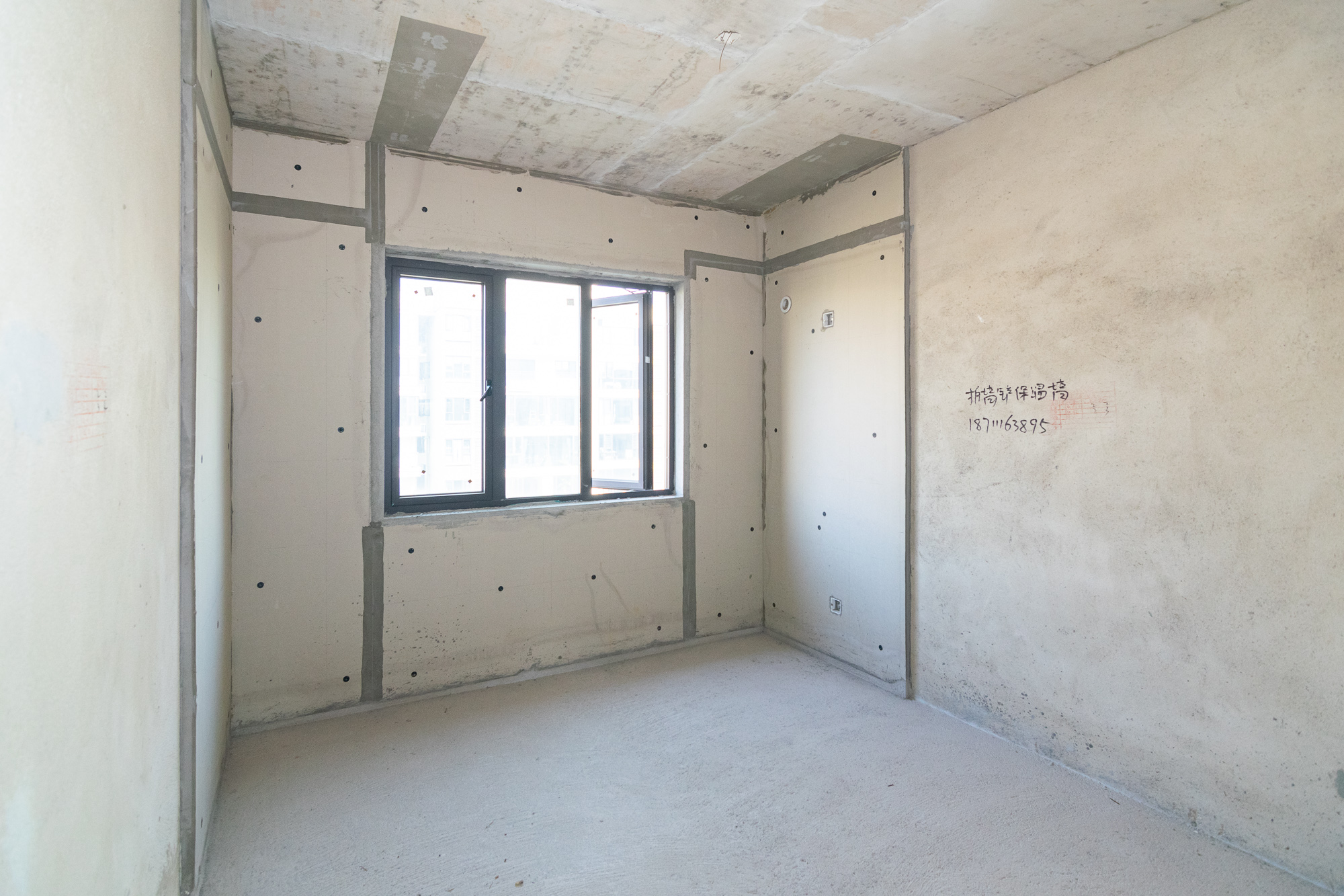 润和谷山郡(悦禧山庄水榭花都)  5室2厅2卫    152.0万 润和谷山郡(悦禧山庄水榭花都)  5室2厅2卫    152.0万卧室