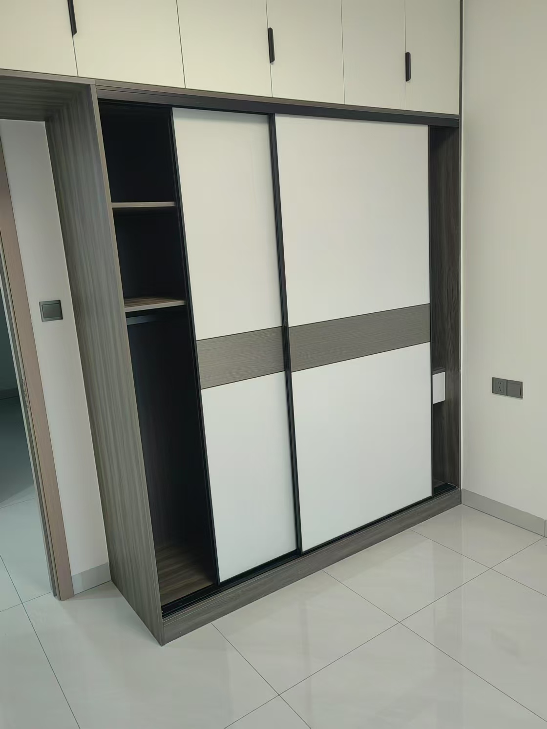 和景家园  3室2厅2卫   2600.00元/月室内图1