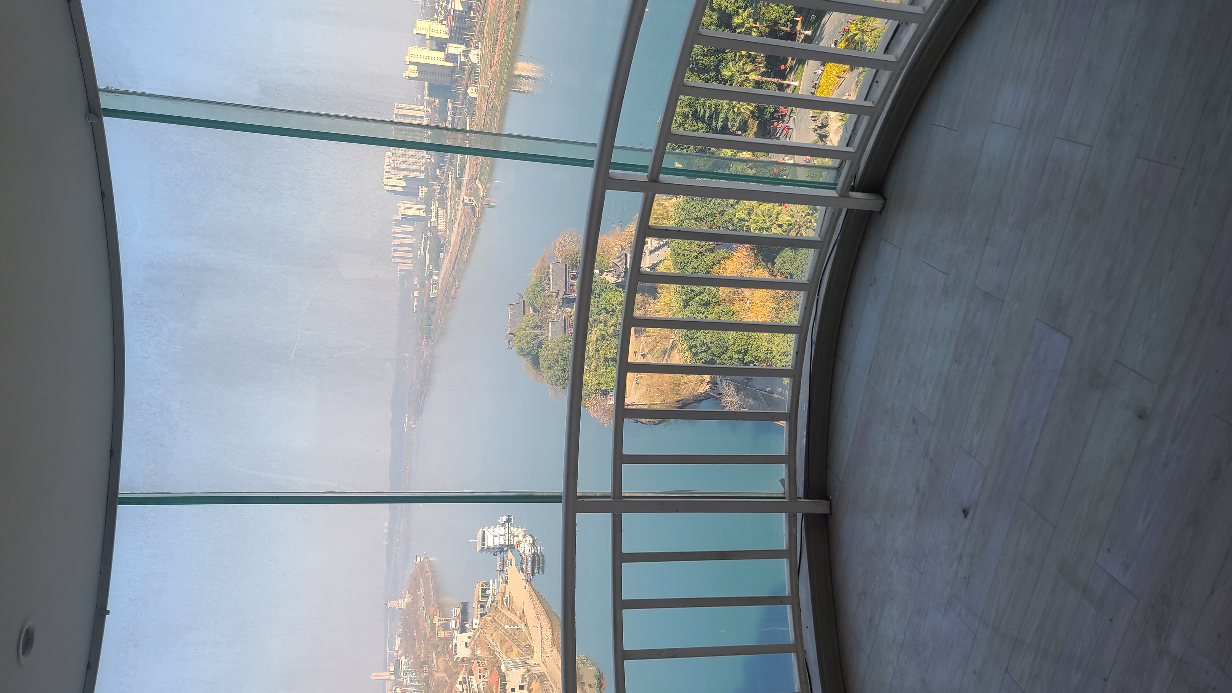 冠城江景 4室2厅2卫 2600.0元/月 冠城江景 4室2厅2卫 2600.0元/月室内图