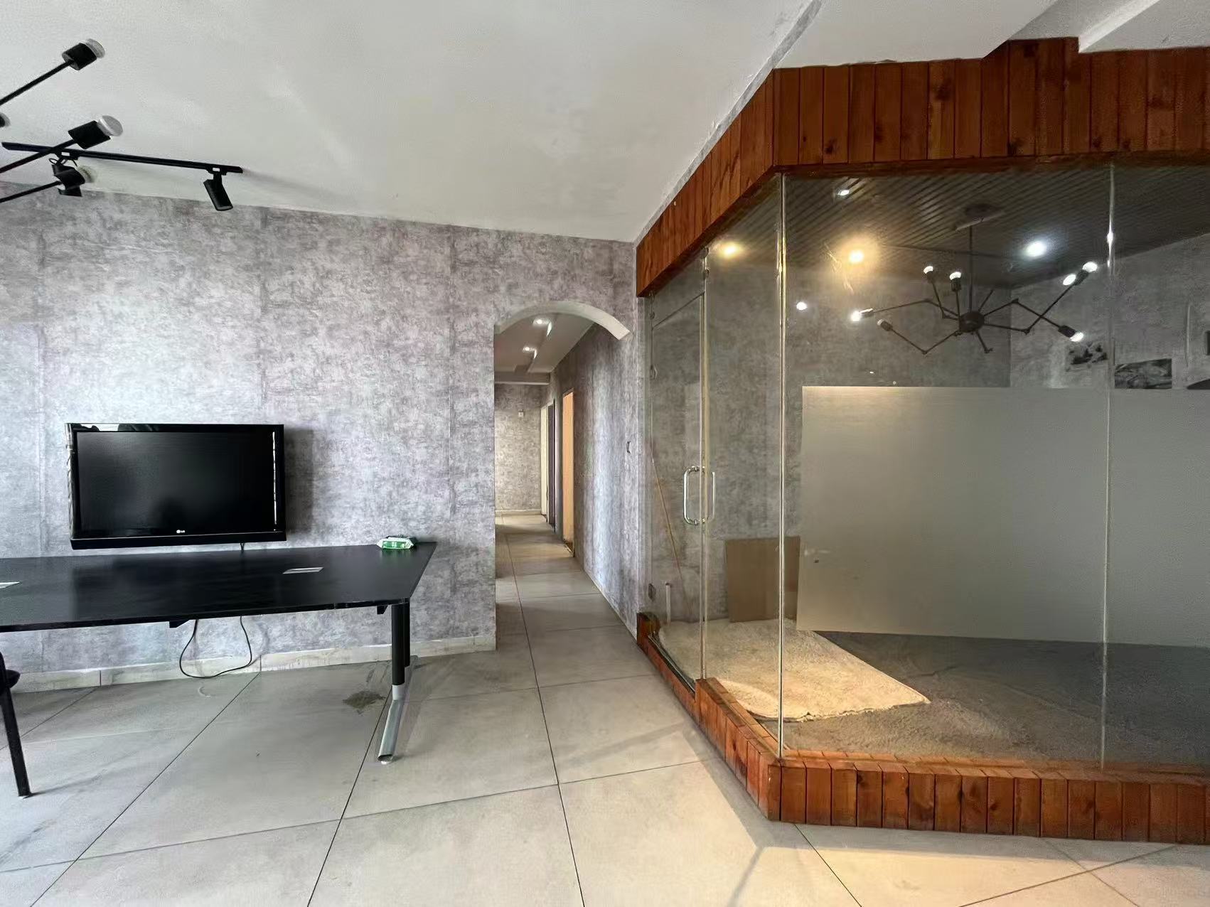 冠城江景 4室2厅2卫 2600.0元/月 冠城江景 4室2厅2卫 2600.0元/月室内图