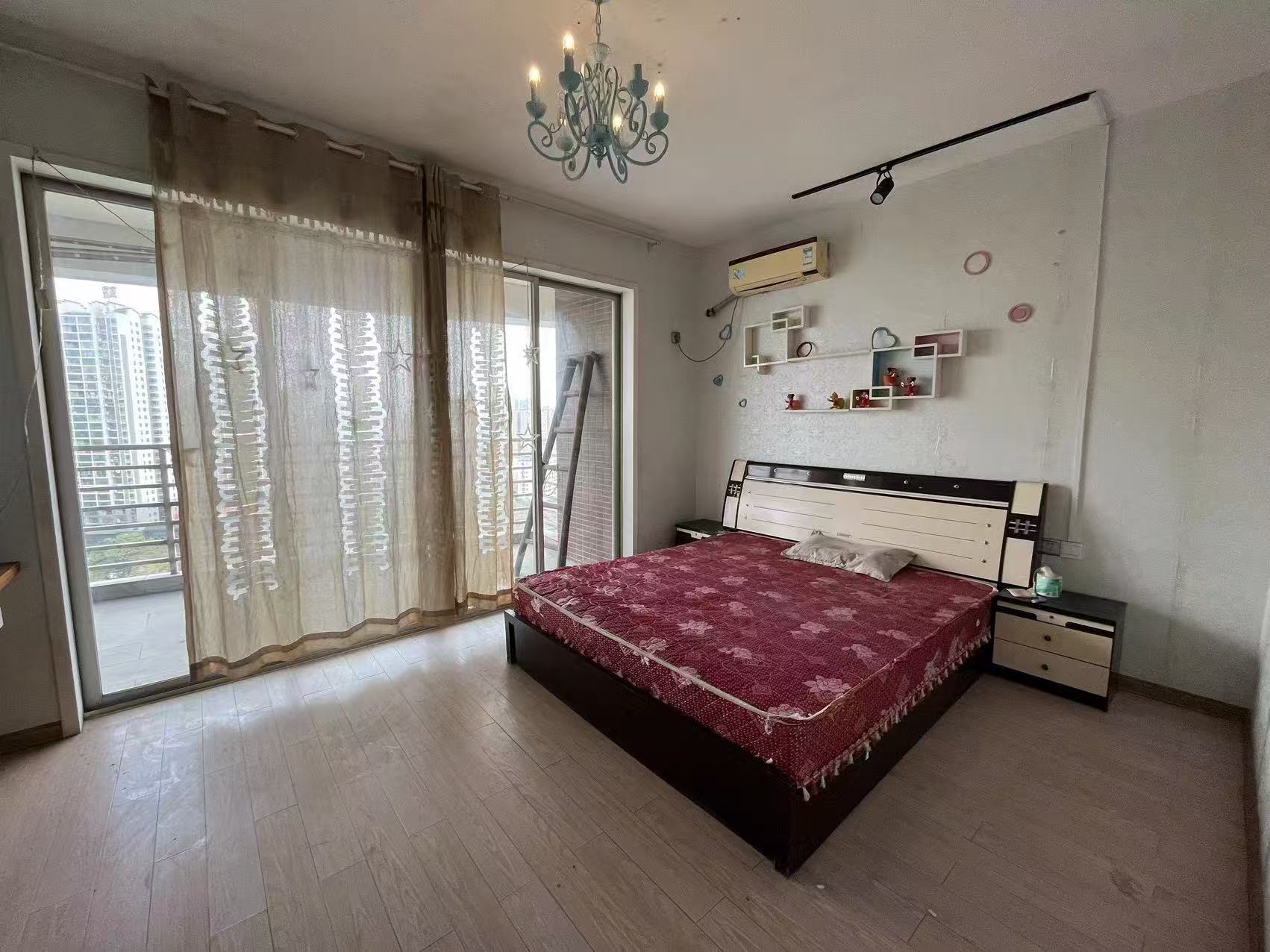 冠城江景 4室2厅2卫 2600.0元/月 冠城江景 4室2厅2卫 2600.0元/月室内图