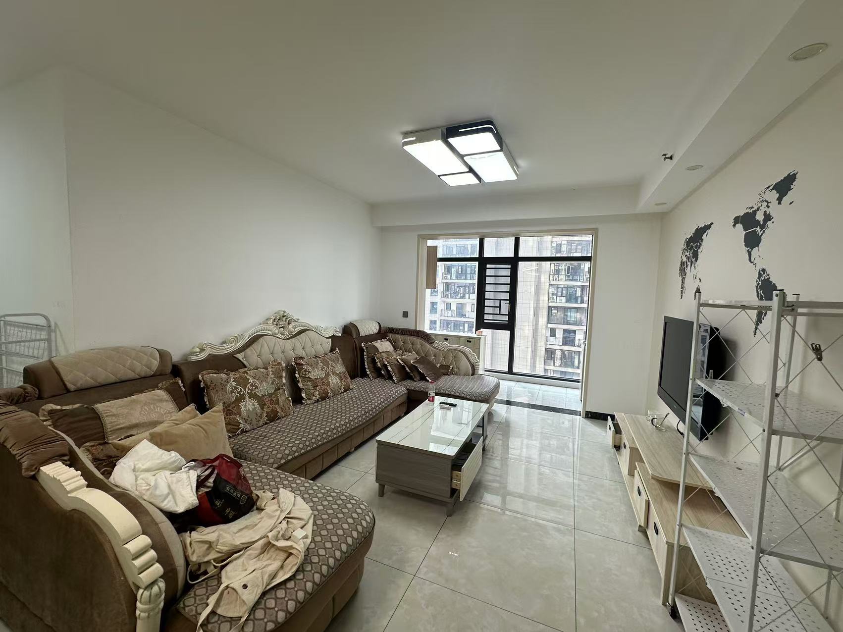 梅溪湖金茂湾  3室2厅2卫    3500.0元/月 梅溪湖金茂湾  3室2厅2卫    3500.0元/月室内图