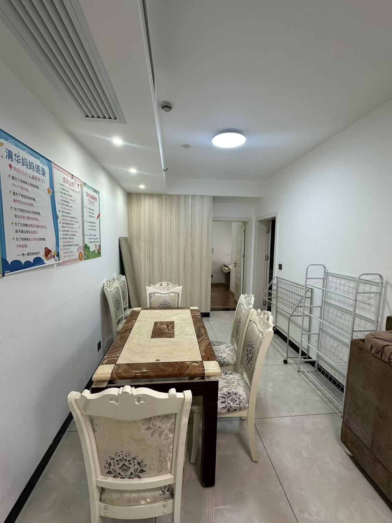 梅溪湖金茂湾  3室2厅2卫    3500.0元/月 梅溪湖金茂湾  3室2厅2卫    3500.0元/月室内图