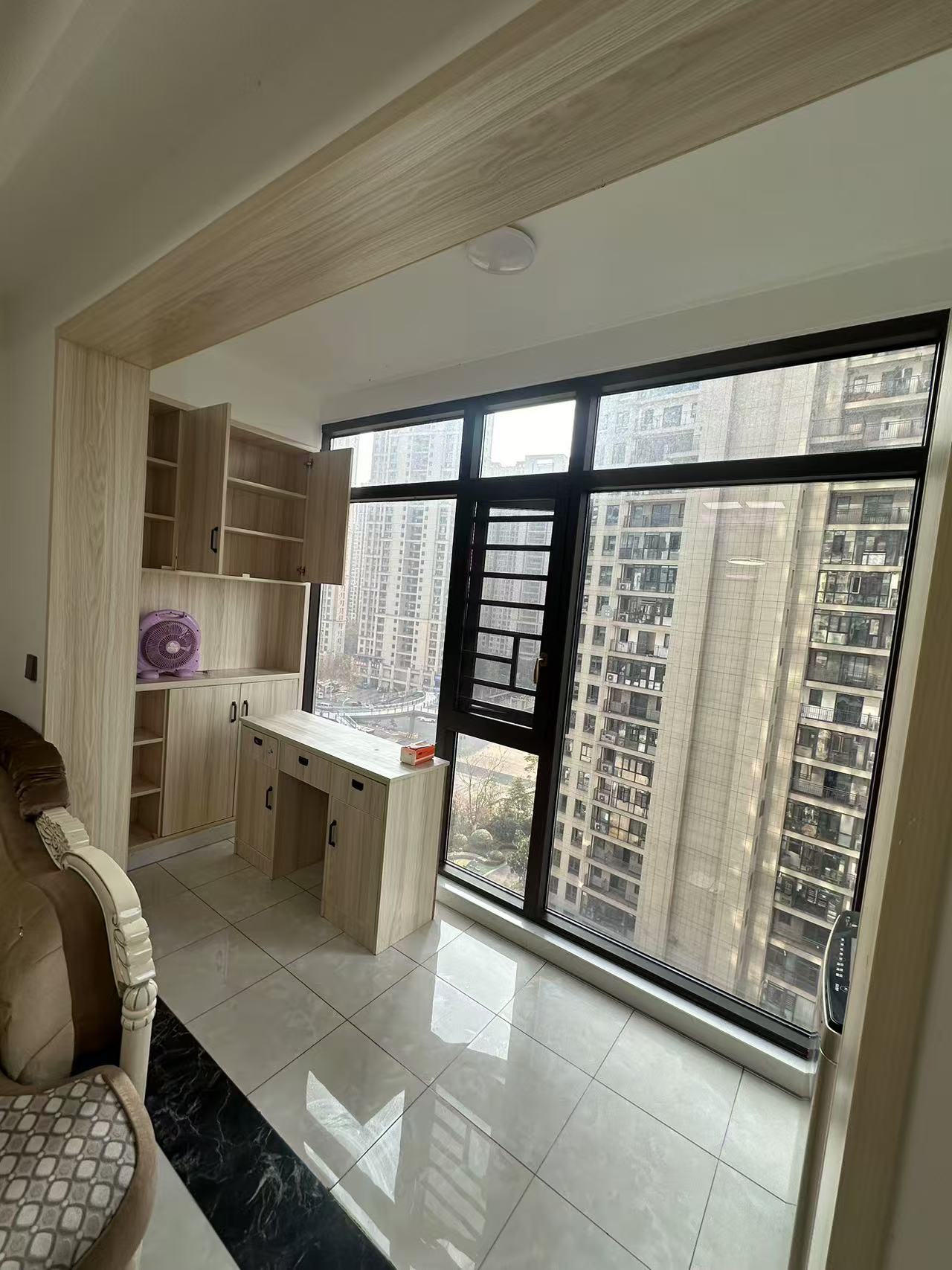 梅溪湖金茂湾  3室2厅2卫    3500.0元/月 梅溪湖金茂湾  3室2厅2卫    3500.0元/月室内图