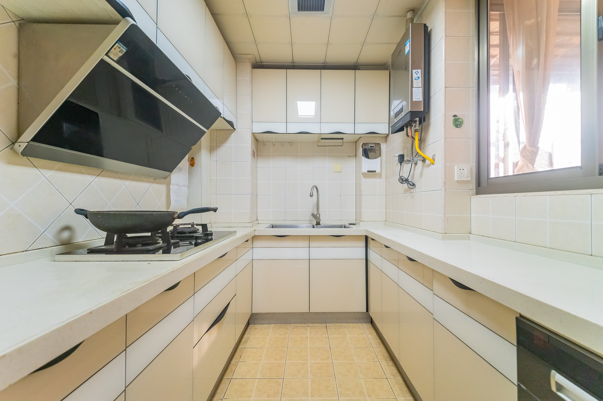 家和院  4室2厅2卫    93.8万 家和院  4室2厅2卫    93.8万厨房