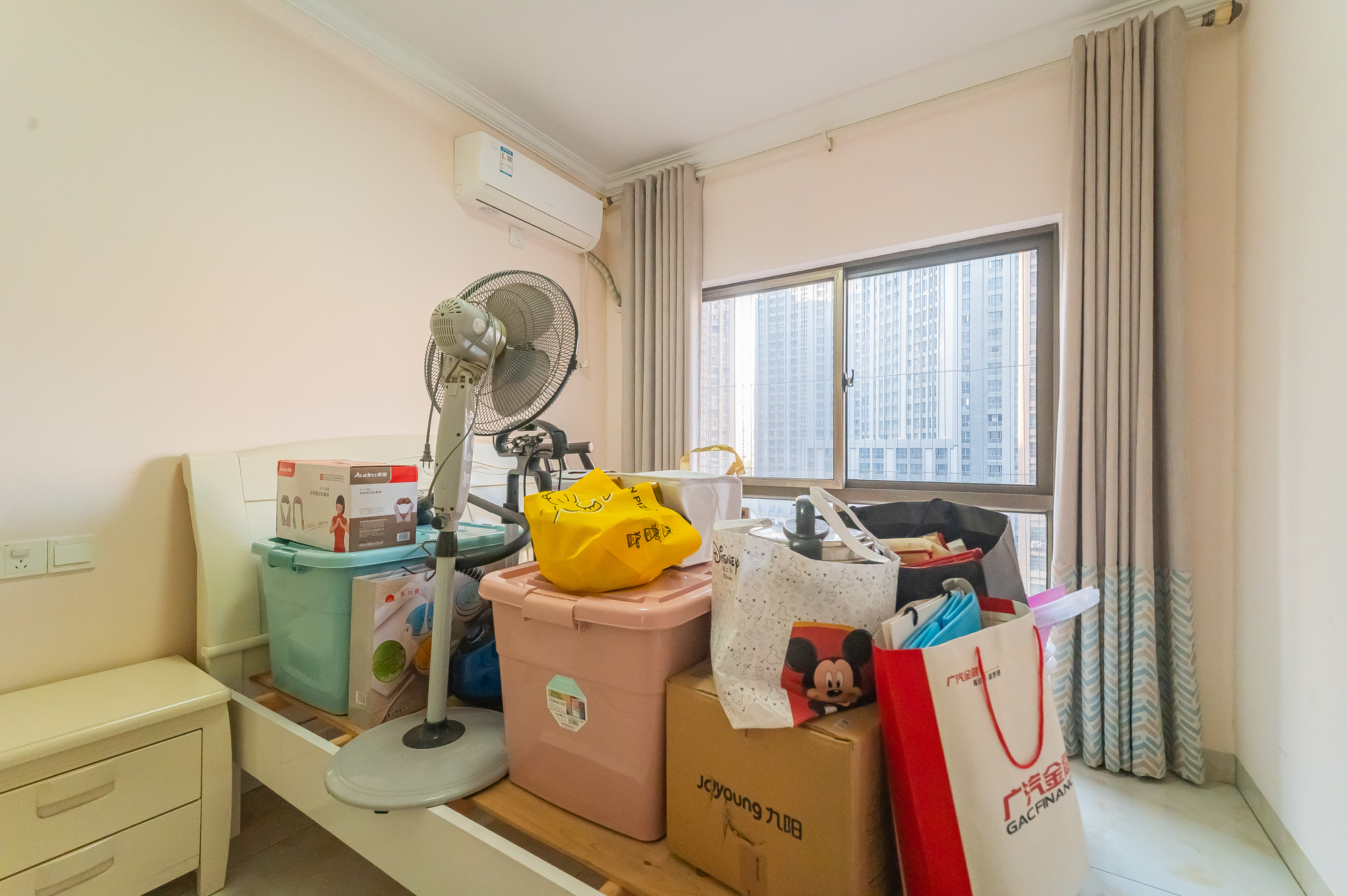 家和院  4室2厅2卫    93.8万 家和院  4室2厅2卫    93.8万卧室