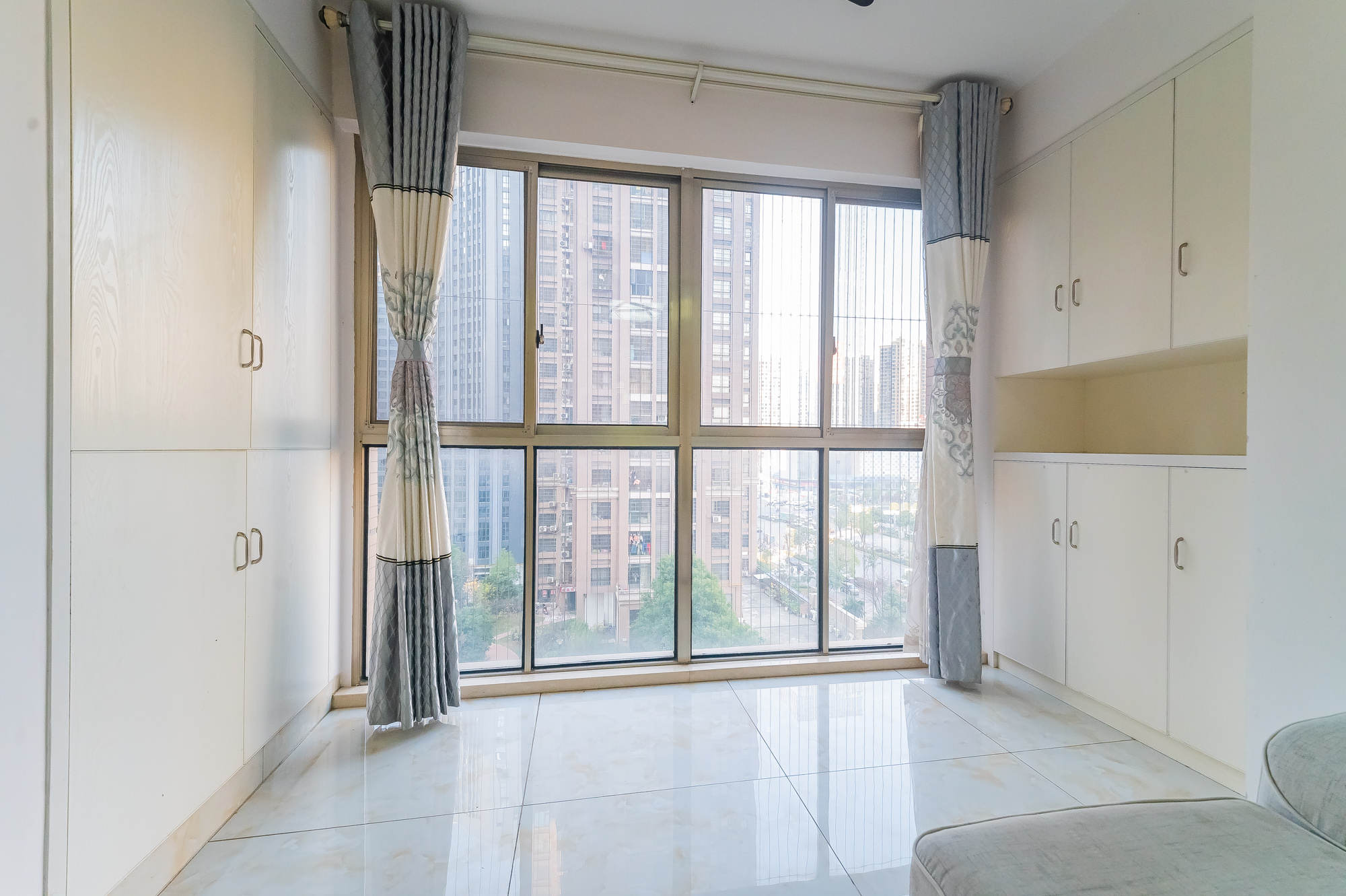 家和院  4室2厅2卫    93.8万 家和院  4室2厅2卫    93.8万阳台