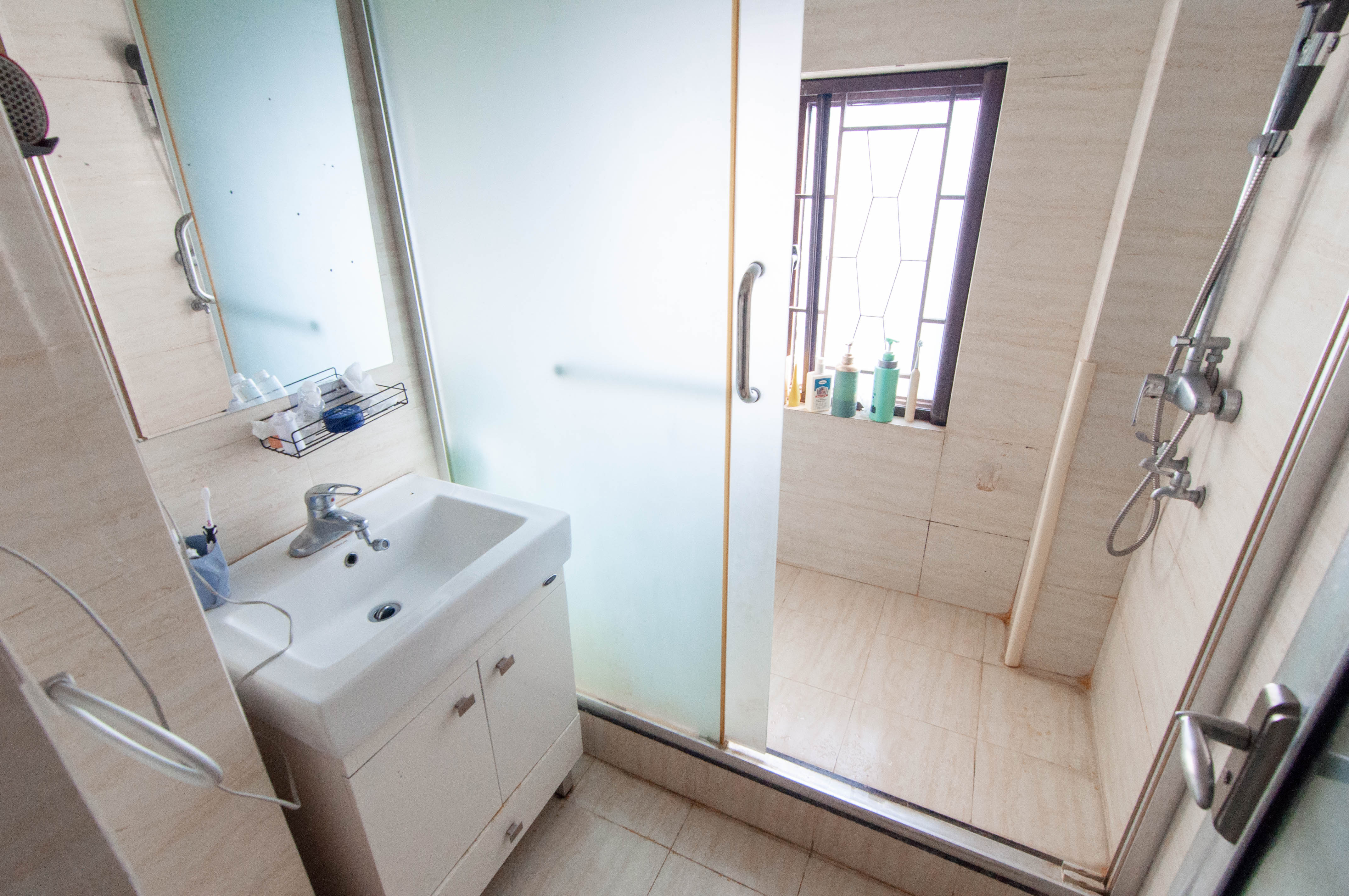 高信向日葵  4室2厅2卫    129.0万 高信向日葵  4室2厅2卫    129.0万卫生间