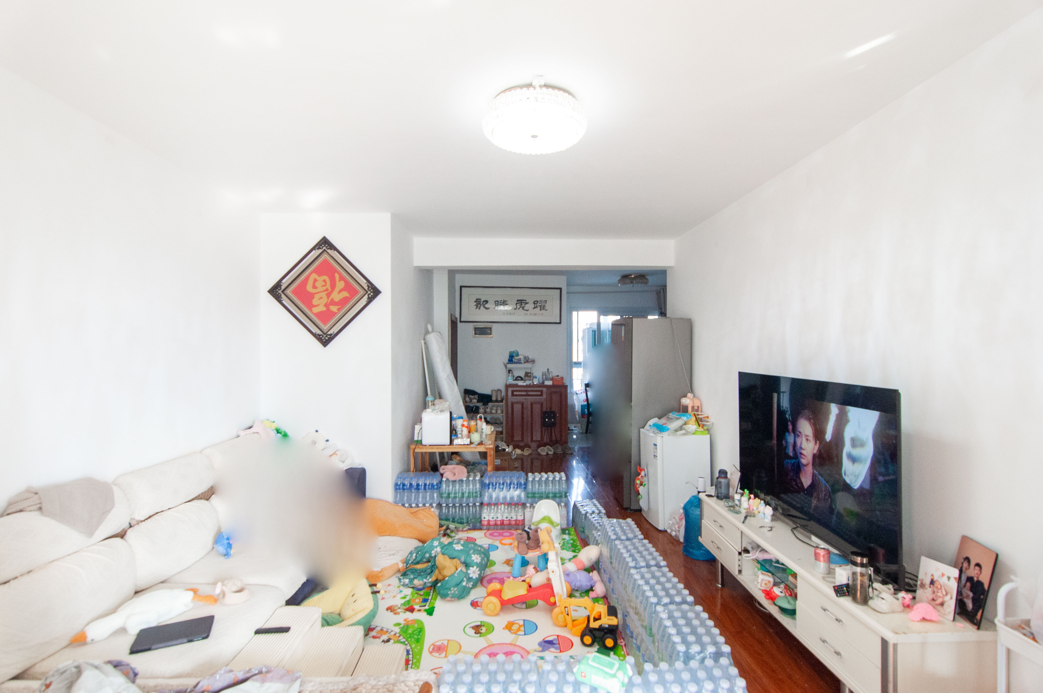 西子湖畔沃府 3室2厅2卫 118.0万 西子湖畔沃府 3室2厅2卫 118.0万客厅