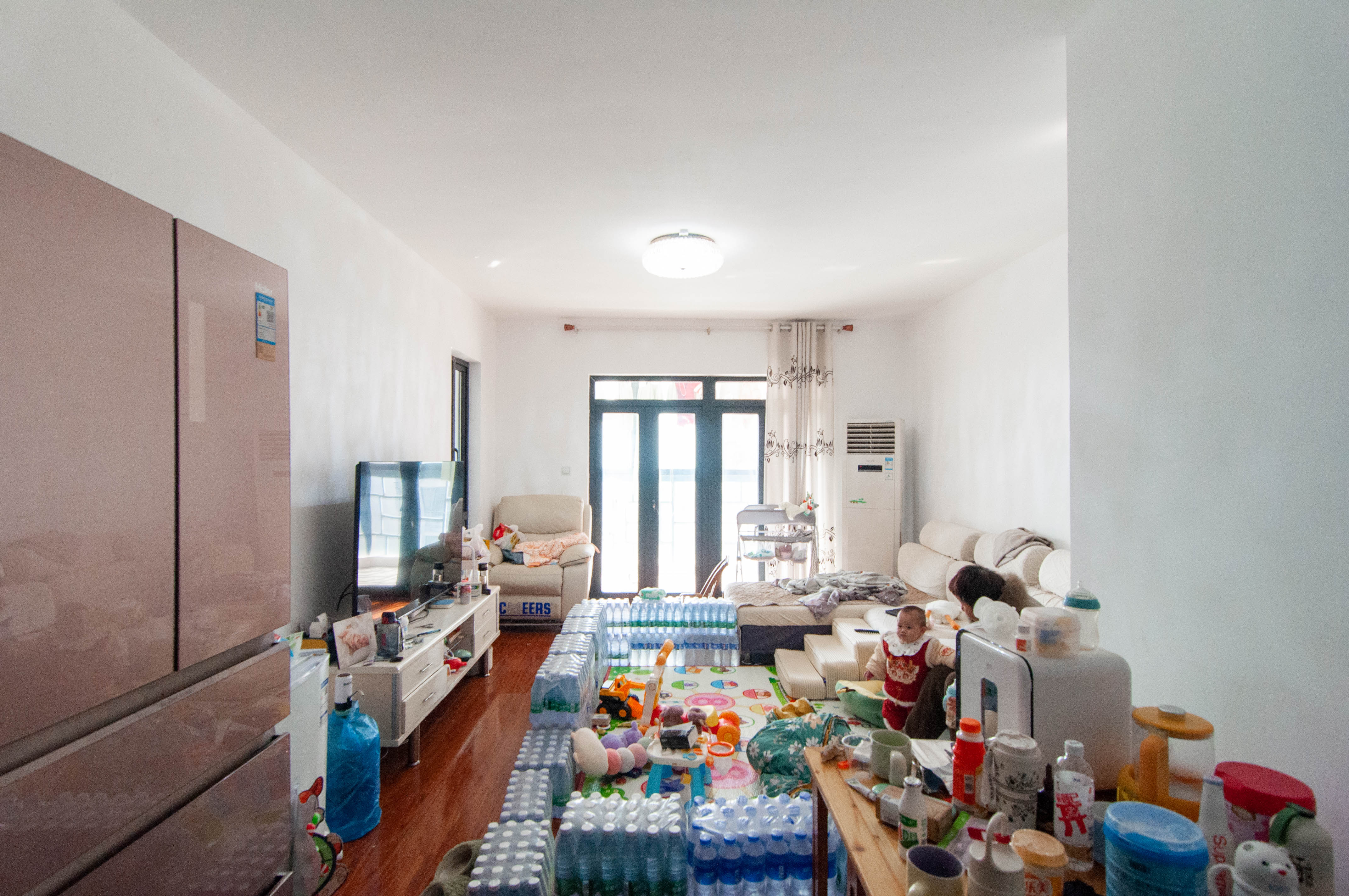 西子湖畔沃府 3室2厅2卫 118.0万 西子湖畔沃府 3室2厅2卫 118.0万客厅