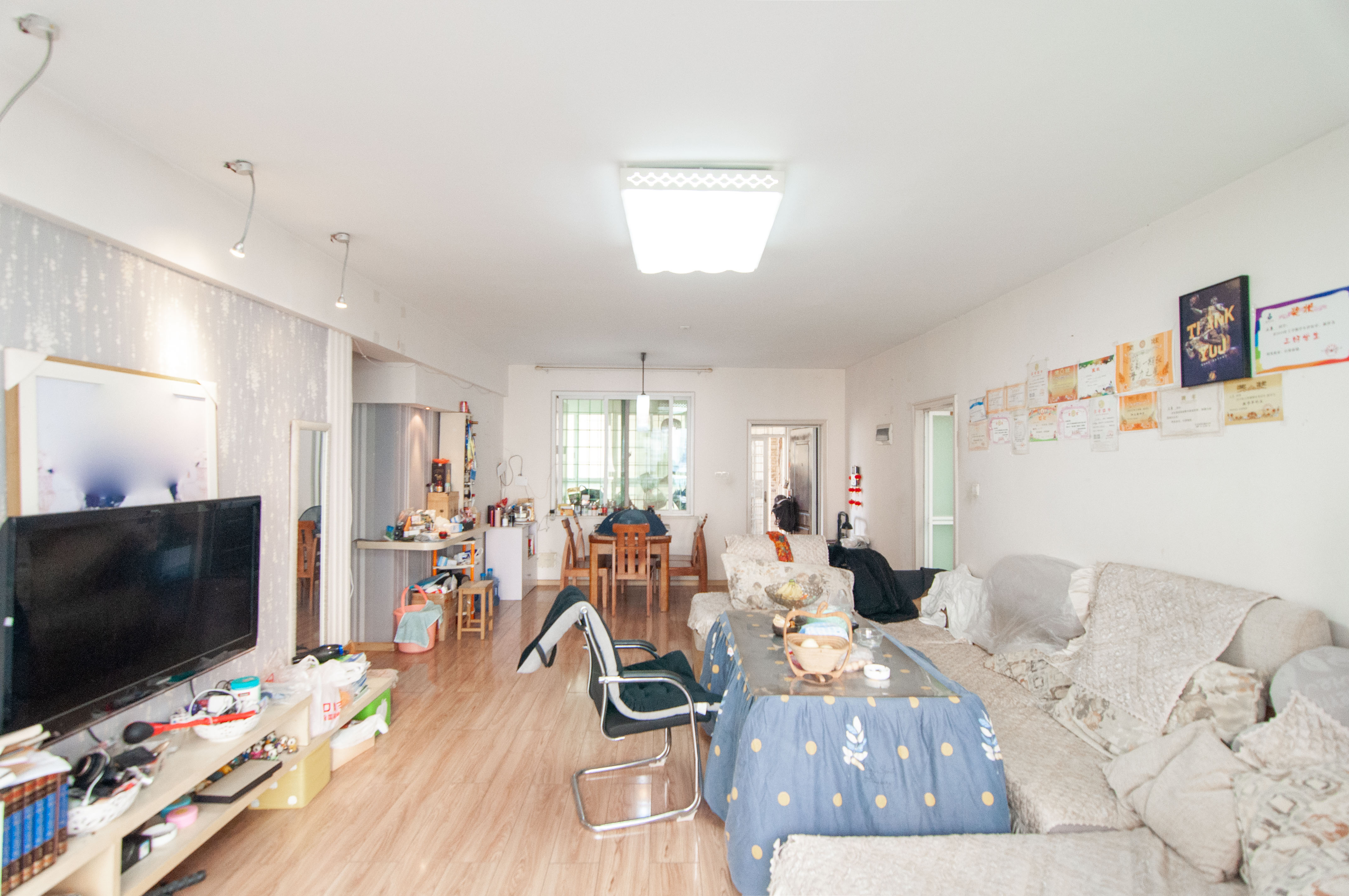 麓谷加州阳光 3室2厅2卫 110.0万 麓谷加州阳光 3室2厅2卫 110.0万客厅