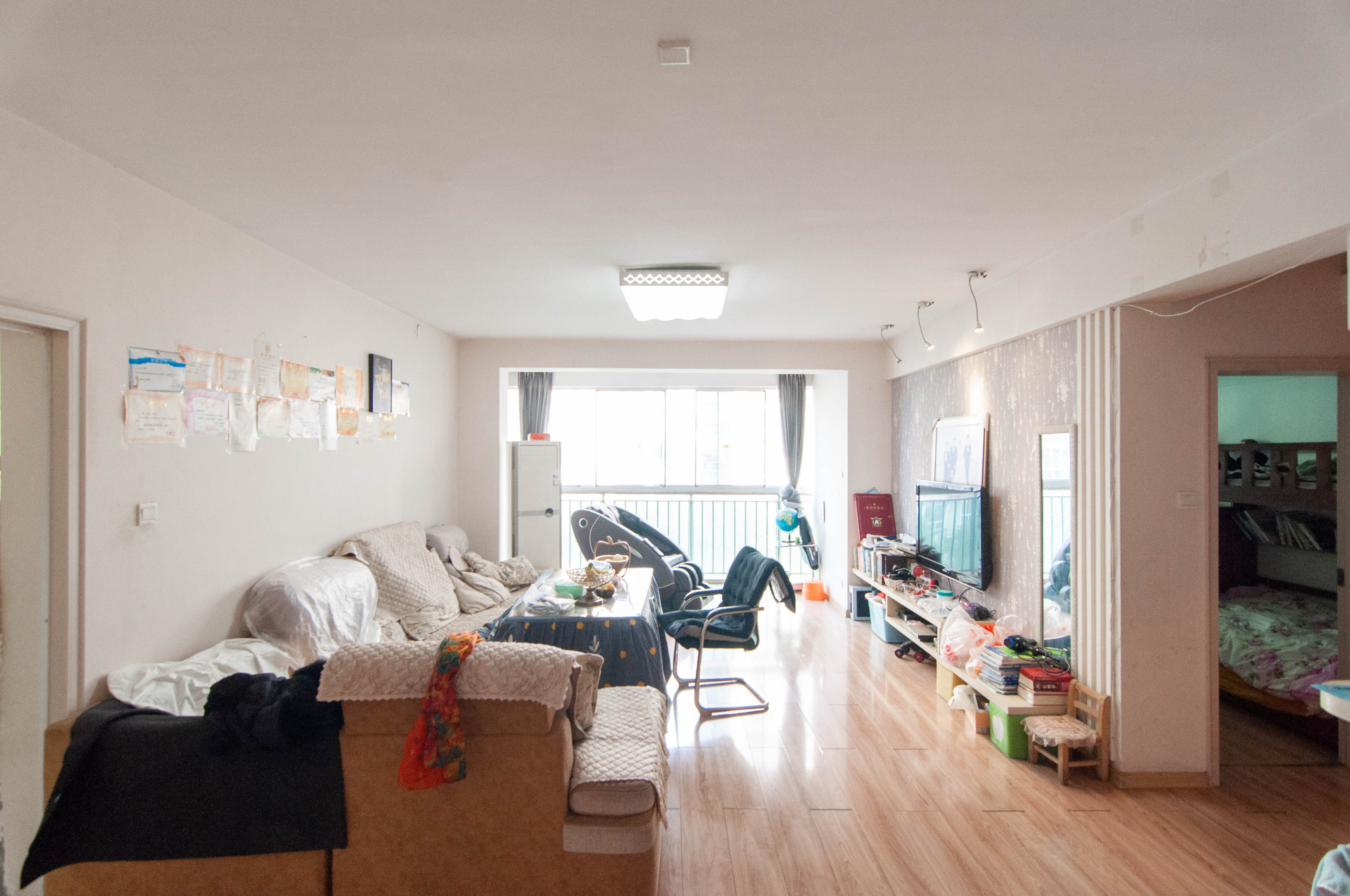 麓谷加州阳光 3室2厅2卫 110.0万 麓谷加州阳光 3室2厅2卫 110.0万客厅