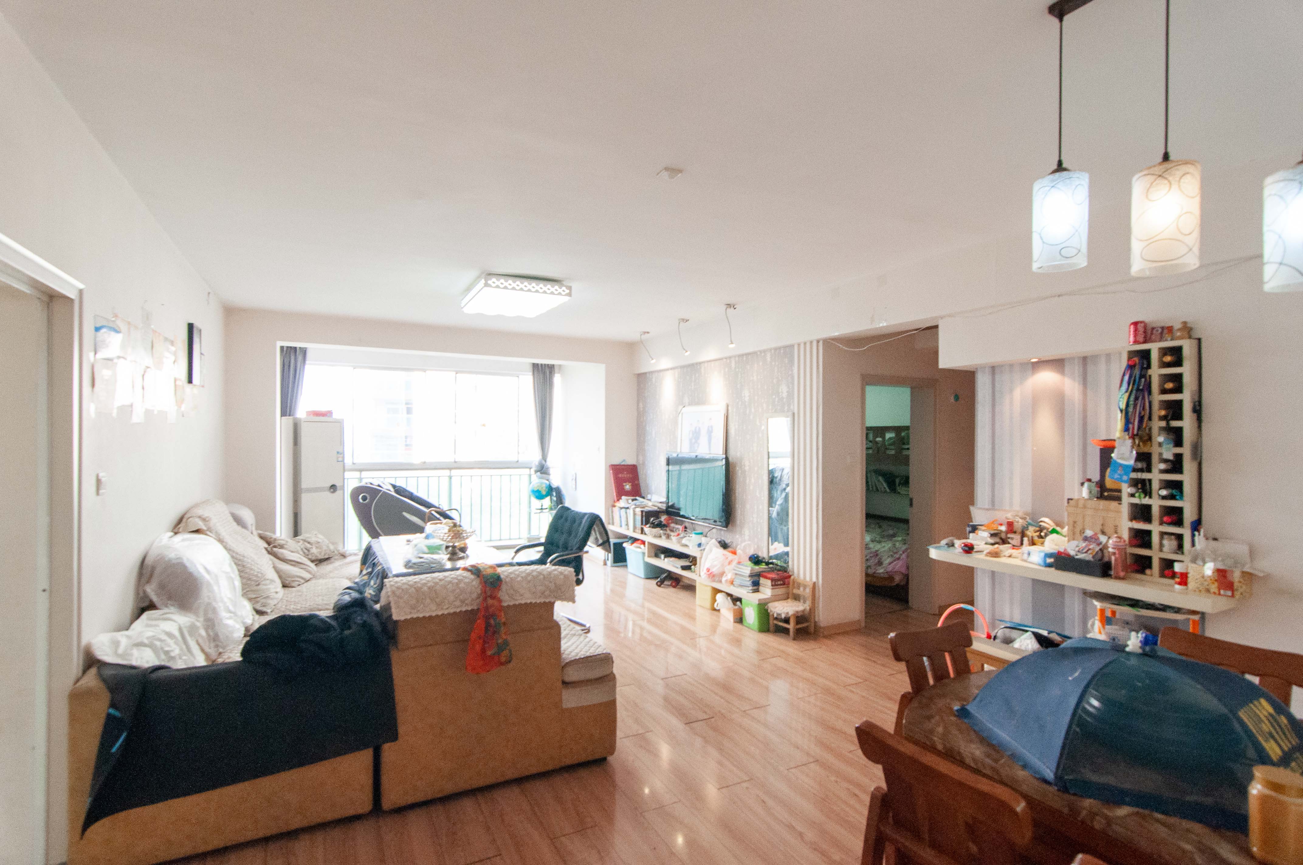 麓谷加州阳光 3室2厅2卫 110.0万 麓谷加州阳光 3室2厅2卫 110.0万客厅