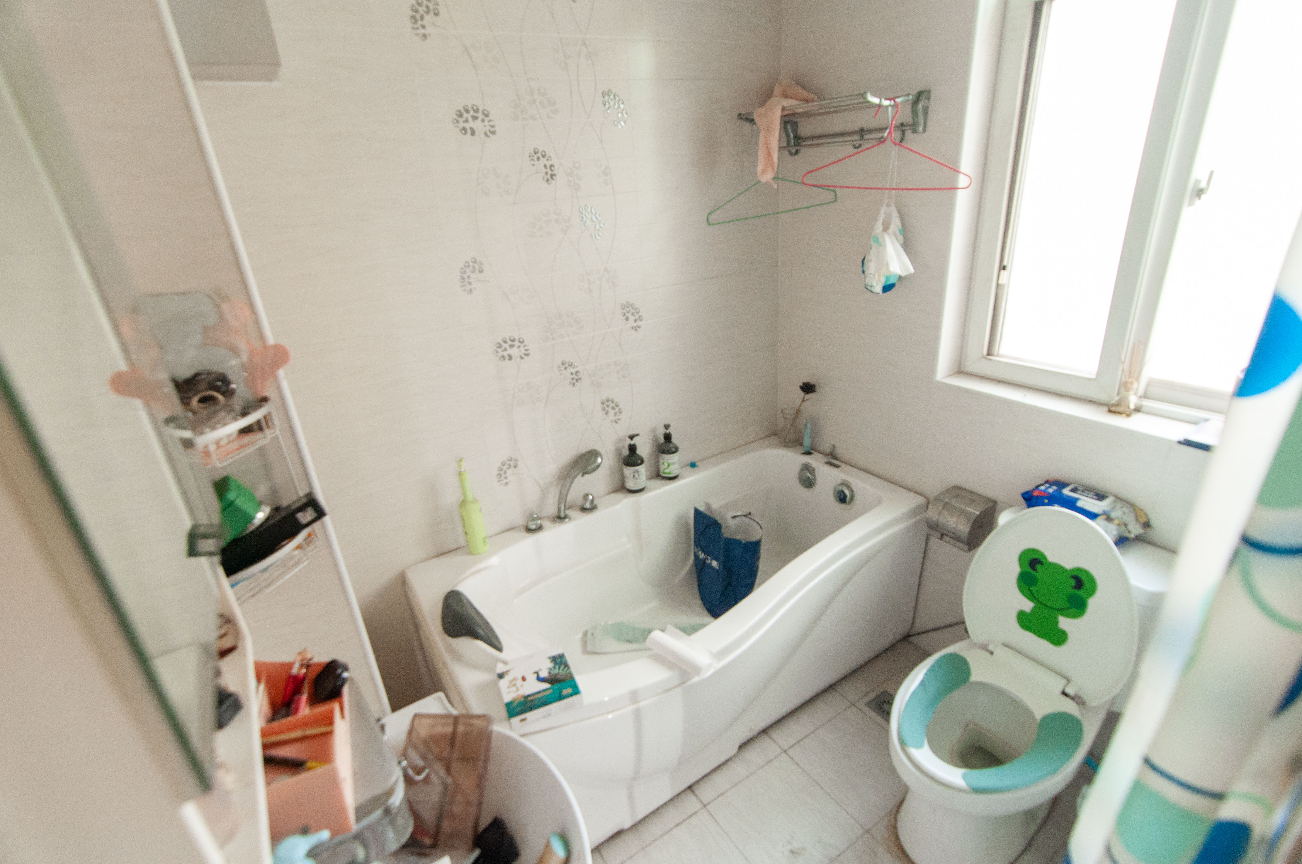 麓谷加州阳光 3室2厅2卫 110.0万 麓谷加州阳光 3室2厅2卫 110.0万卫生间