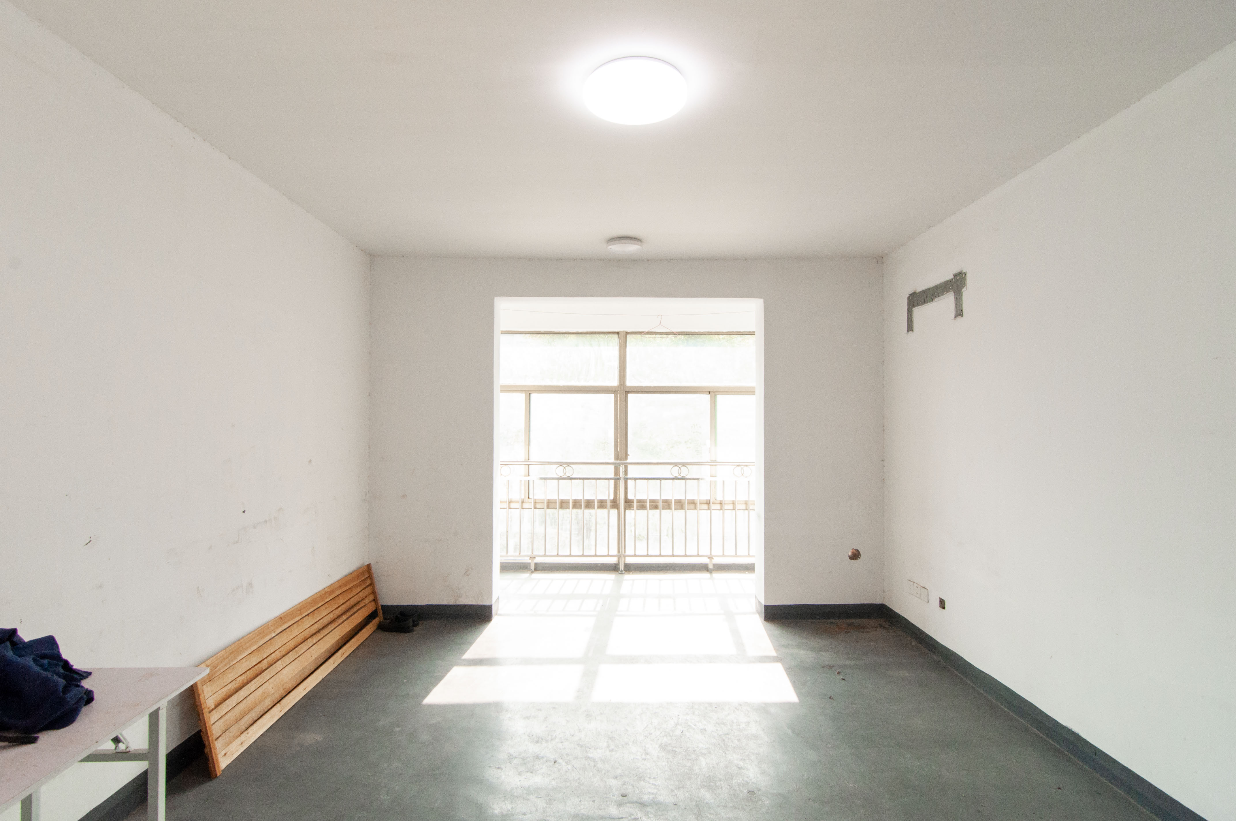 麓谷加州阳光 3室2厅2卫 90.8万 麓谷加州阳光 3室2厅2卫 90.8万客厅