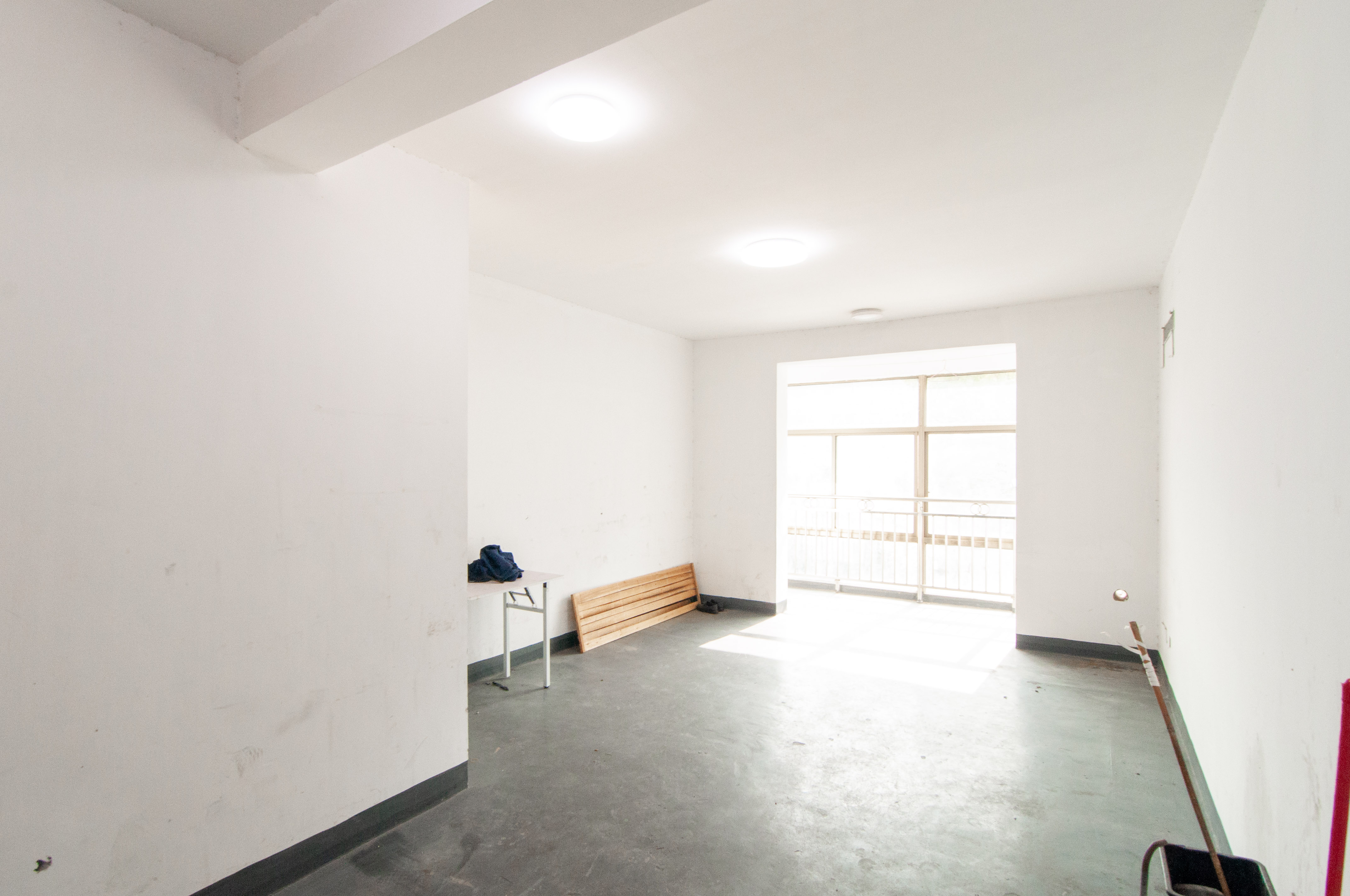 麓谷加州阳光 3室2厅2卫 90.8万 麓谷加州阳光 3室2厅2卫 90.8万客厅