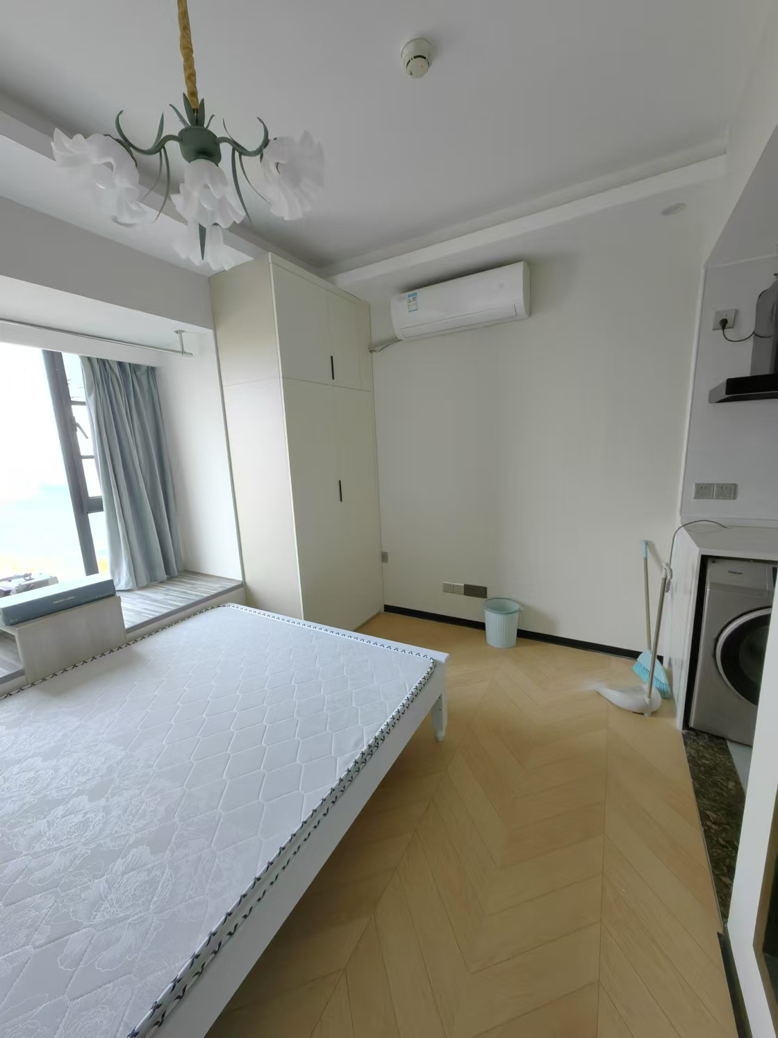 好莱城(弘德西街) 1室1厅1卫 1400.00元/月 好莱城(弘德西街) 1室1厅1卫 1400.00元/月室内图