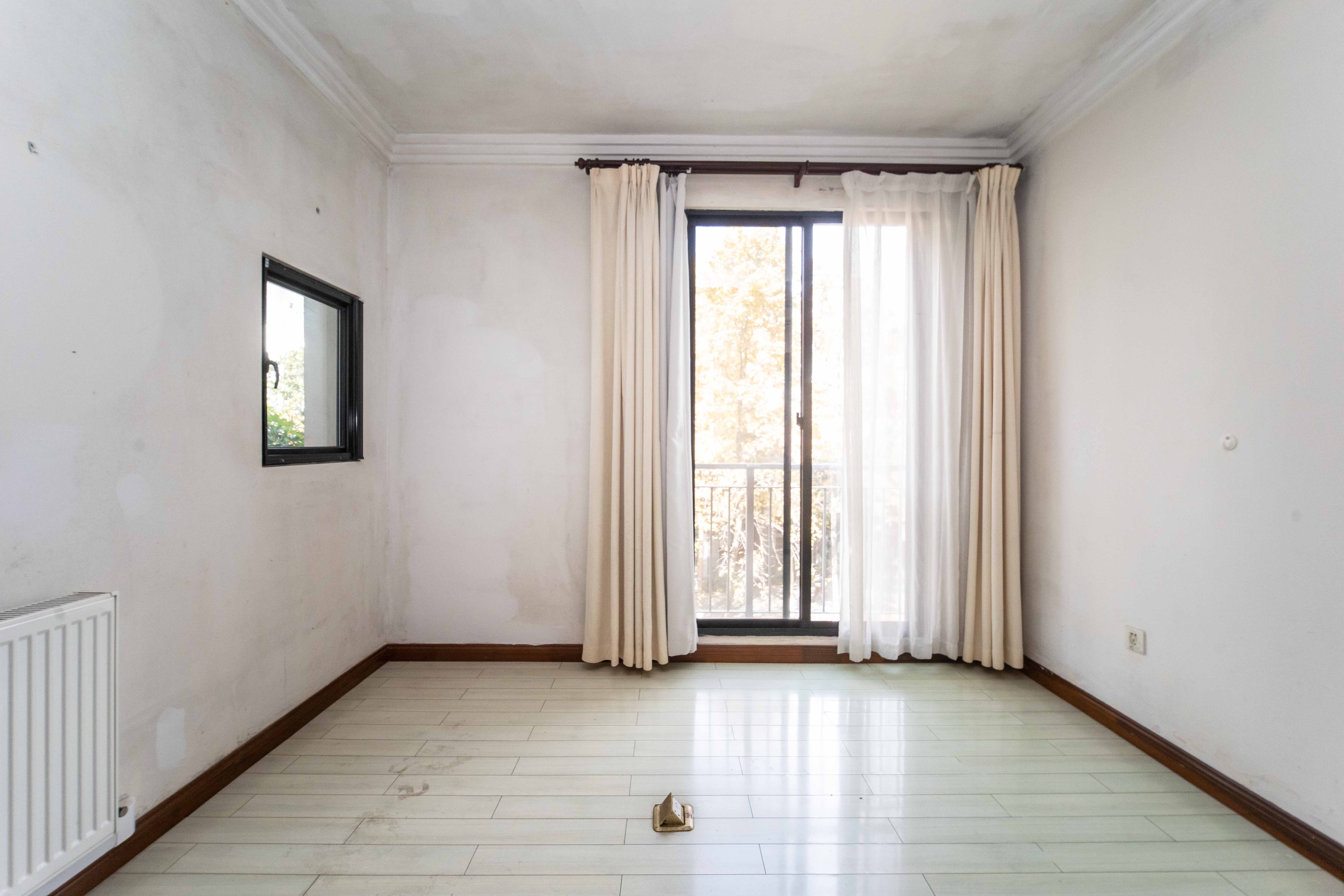 西街花园  3室2厅2卫    134.5万 西街花园  3室2厅2卫    134.5万其他