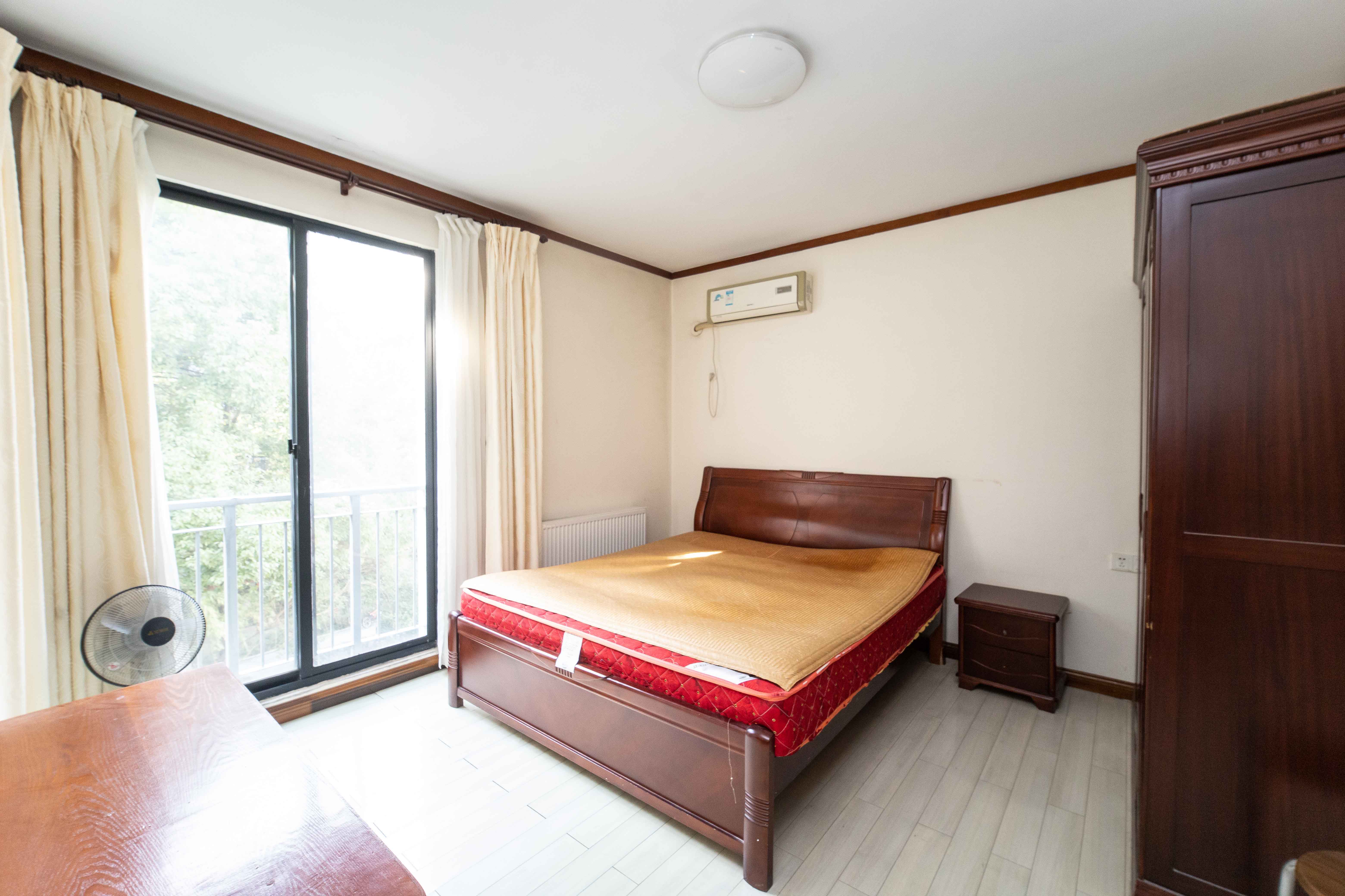 西街花园  3室2厅2卫    134.5万 西街花园  3室2厅2卫    134.5万其他