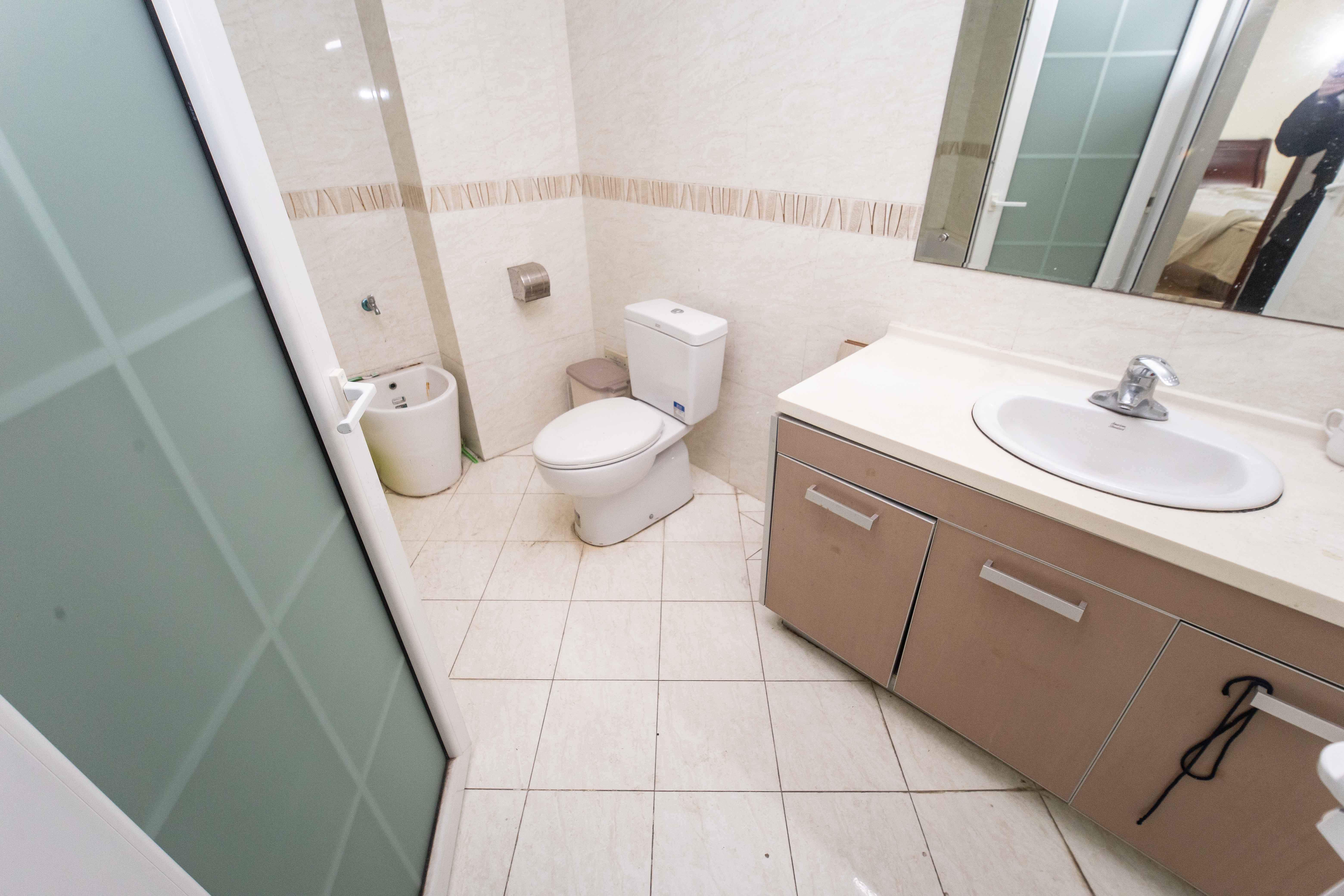 西街花园  3室2厅2卫    134.5万 西街花园  3室2厅2卫    134.5万卫生间