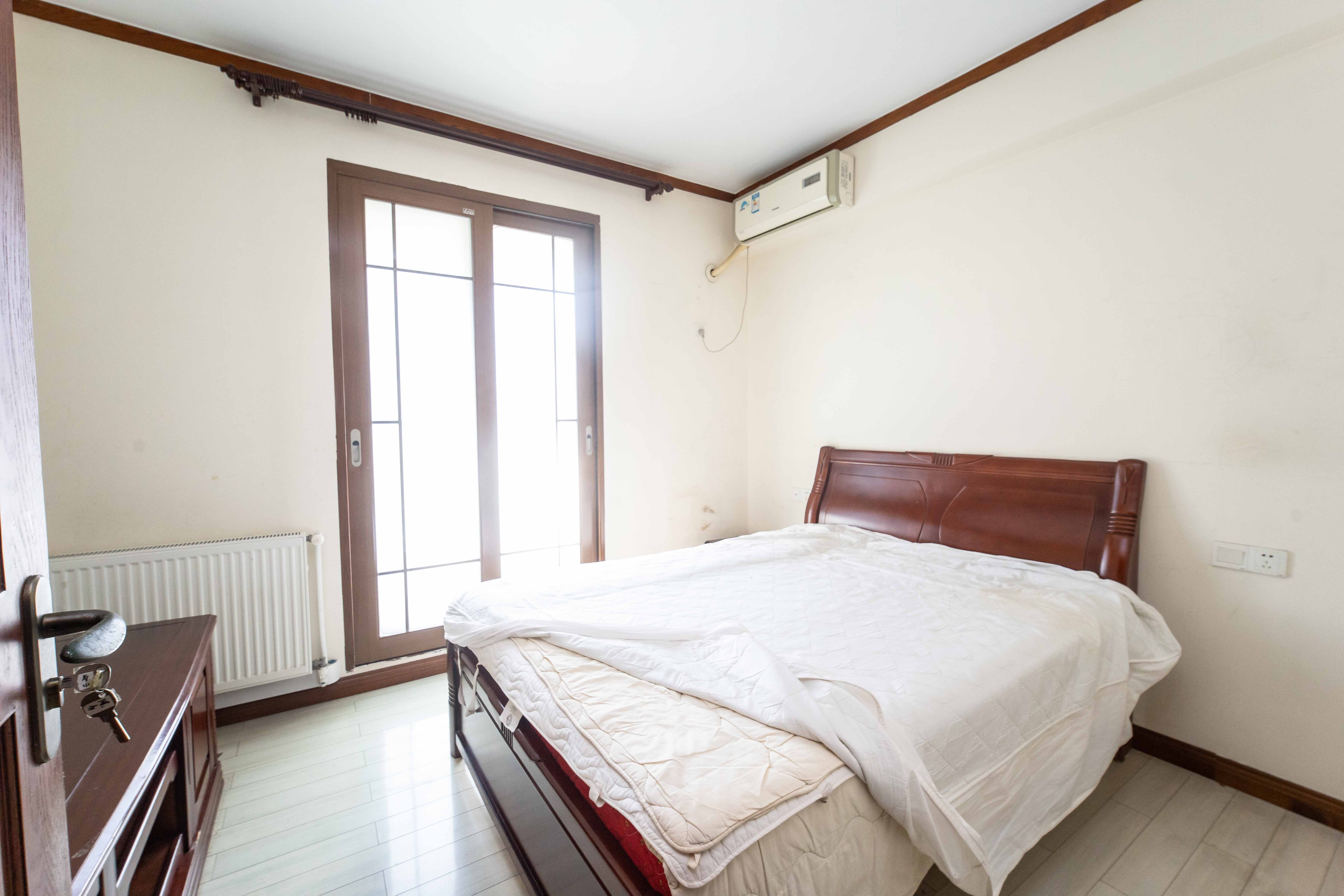 西街花园  3室2厅2卫    134.5万 西街花园  3室2厅2卫    134.5万其他