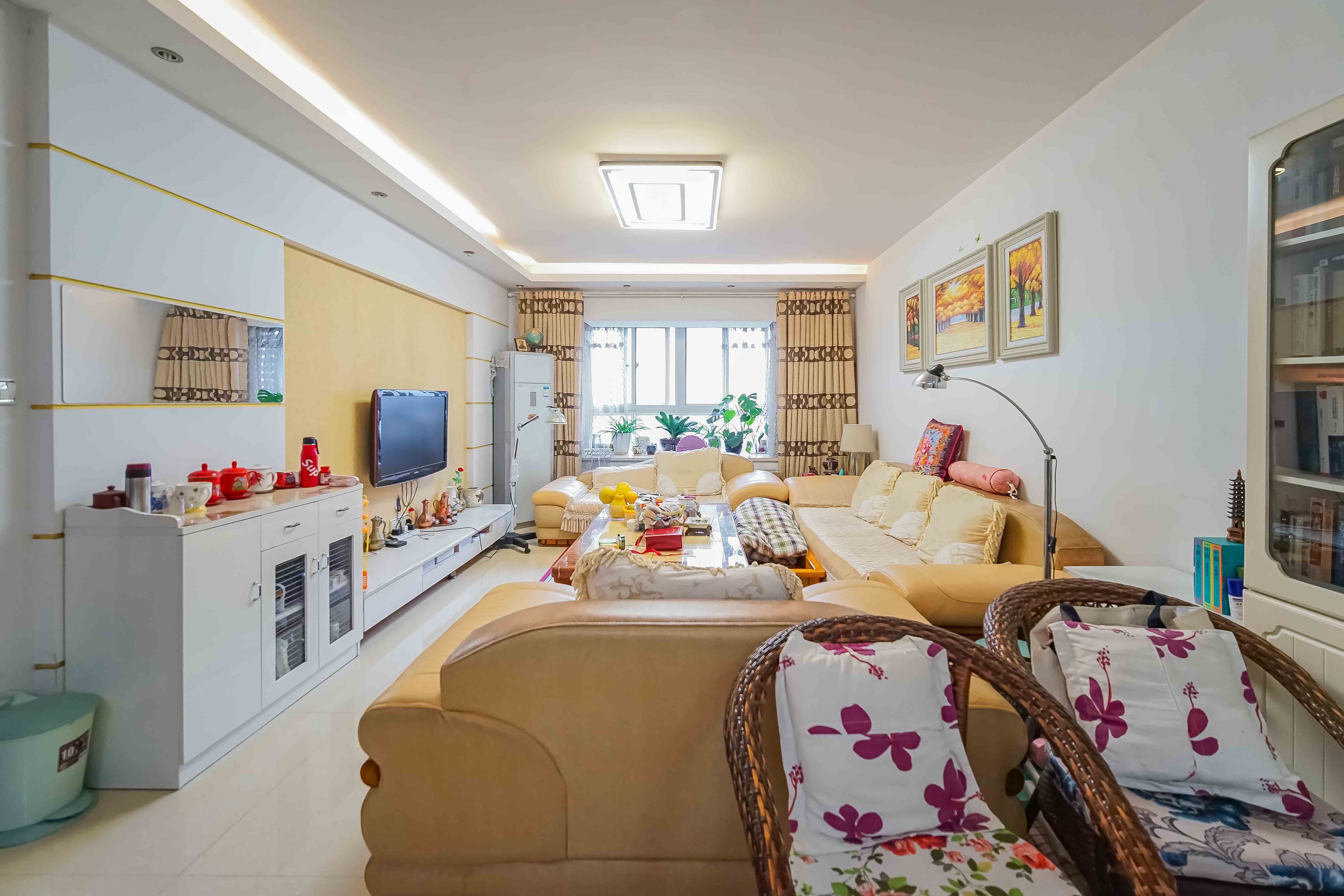 嘉盛华庭(一期、二期、三期) 2室2厅1卫 3000.0元/月 嘉盛华庭(一期、二期、三期) 2室2厅1卫 3000.0元/月室内图