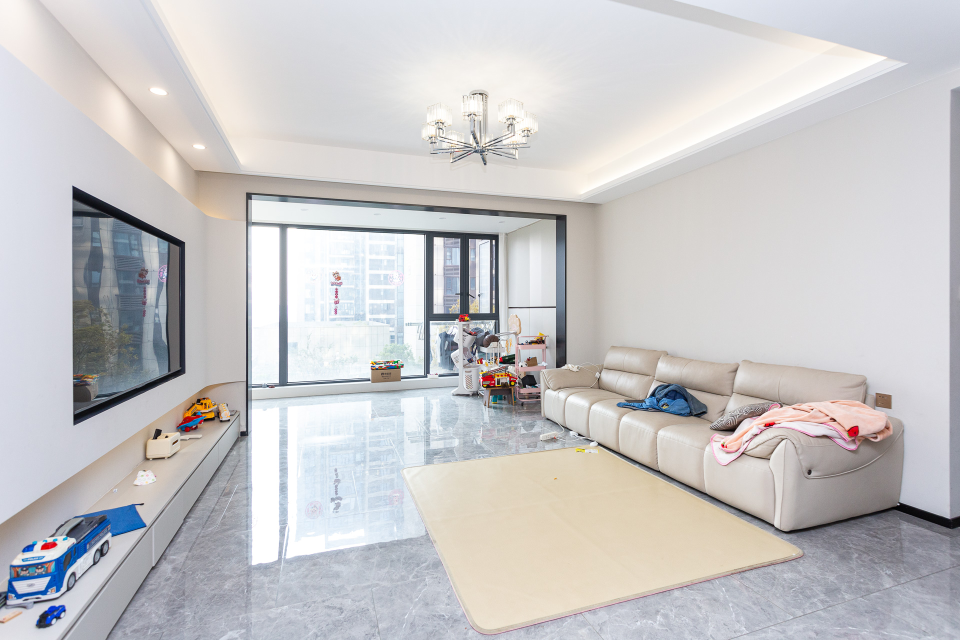 润和湘江天地天悦湾 4室2厅2卫 220.0万 润和湘江天地天悦湾 4室2厅2卫 220.0万客厅