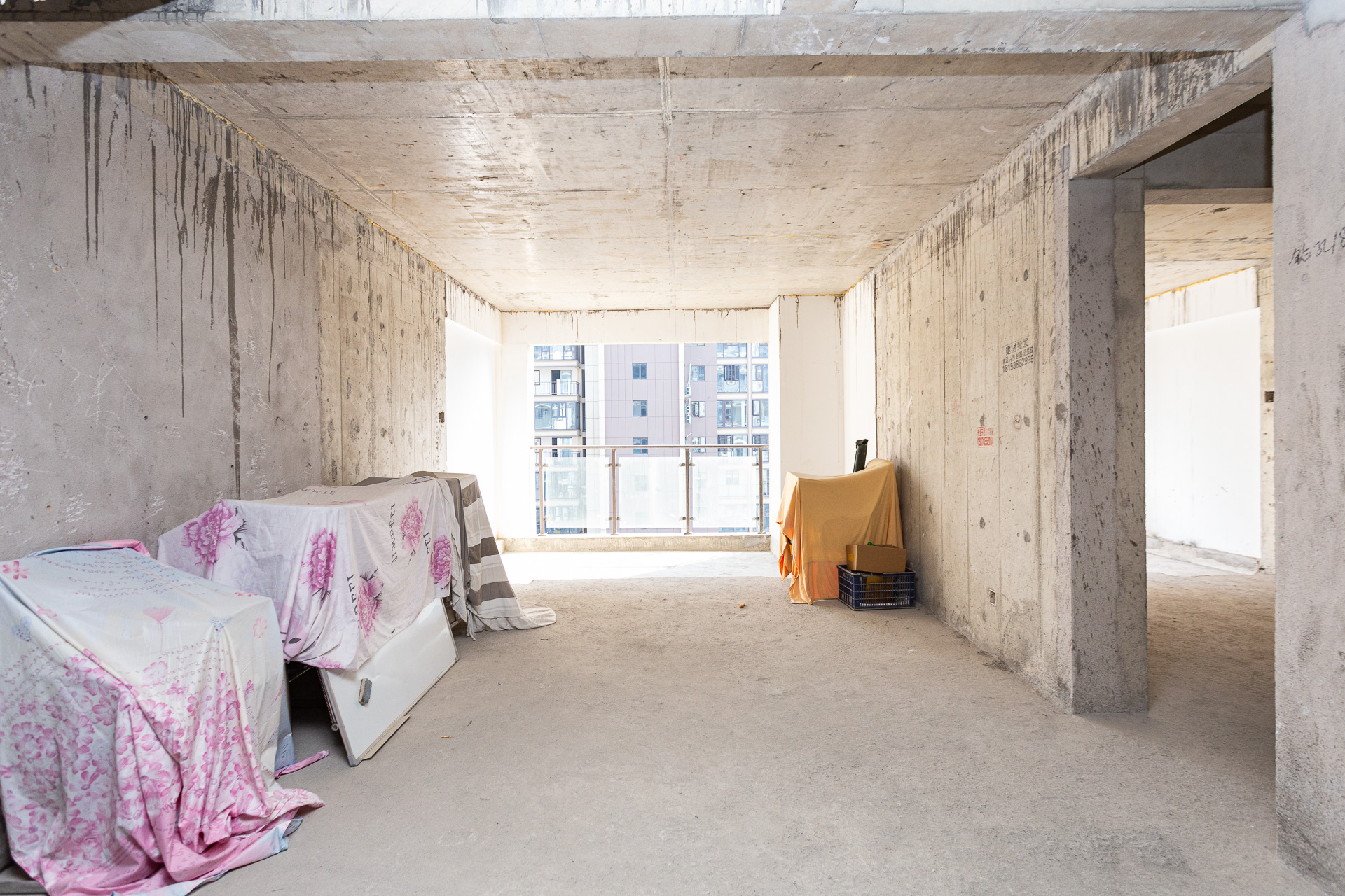 润和湘江天地D区 4室2厅2卫 126.0万 润和湘江天地D区 4室2厅2卫 126.0万客厅