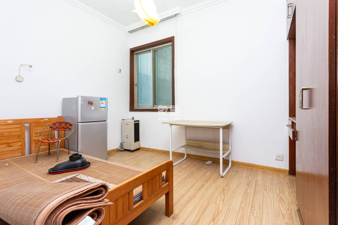 长高圆梦佳苑  3室2厅2卫    66.8万 长高圆梦佳苑  3室2厅2卫    66.8万卧室