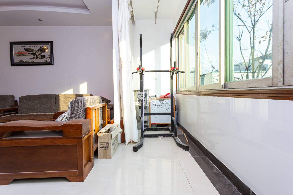 长高圆梦佳苑  3室2厅2卫    66.8万 长高圆梦佳苑  3室2厅2卫    66.8万阳台