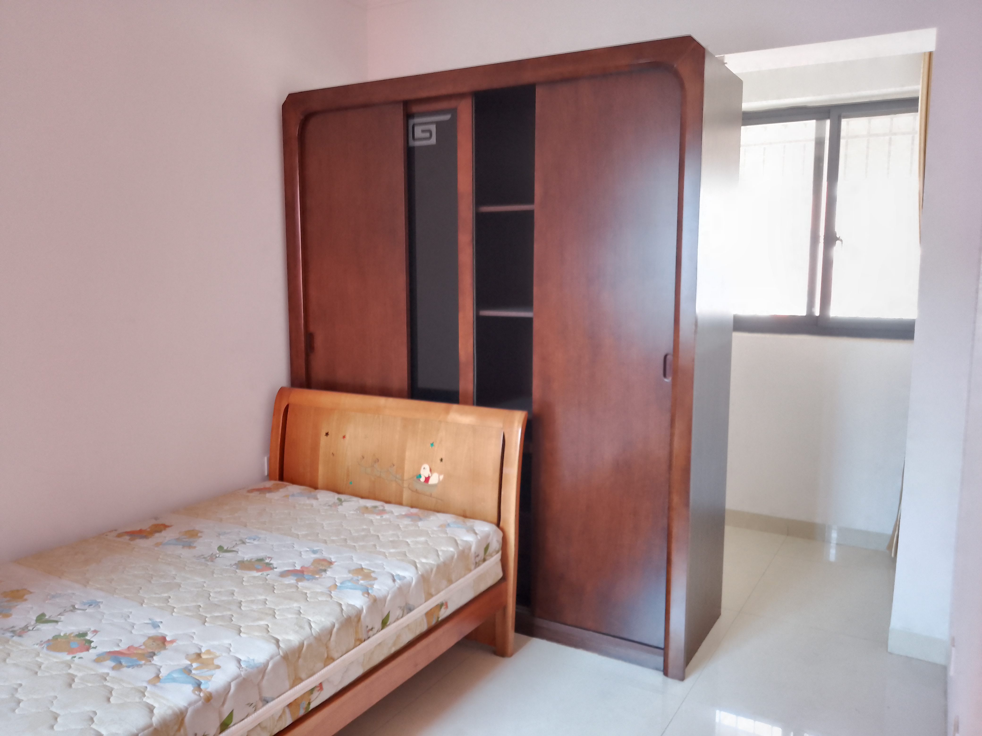 友谊嘉园  4室2厅2卫    3000.0元/月 友谊嘉园  4室2厅2卫    3000.0元/月室内图