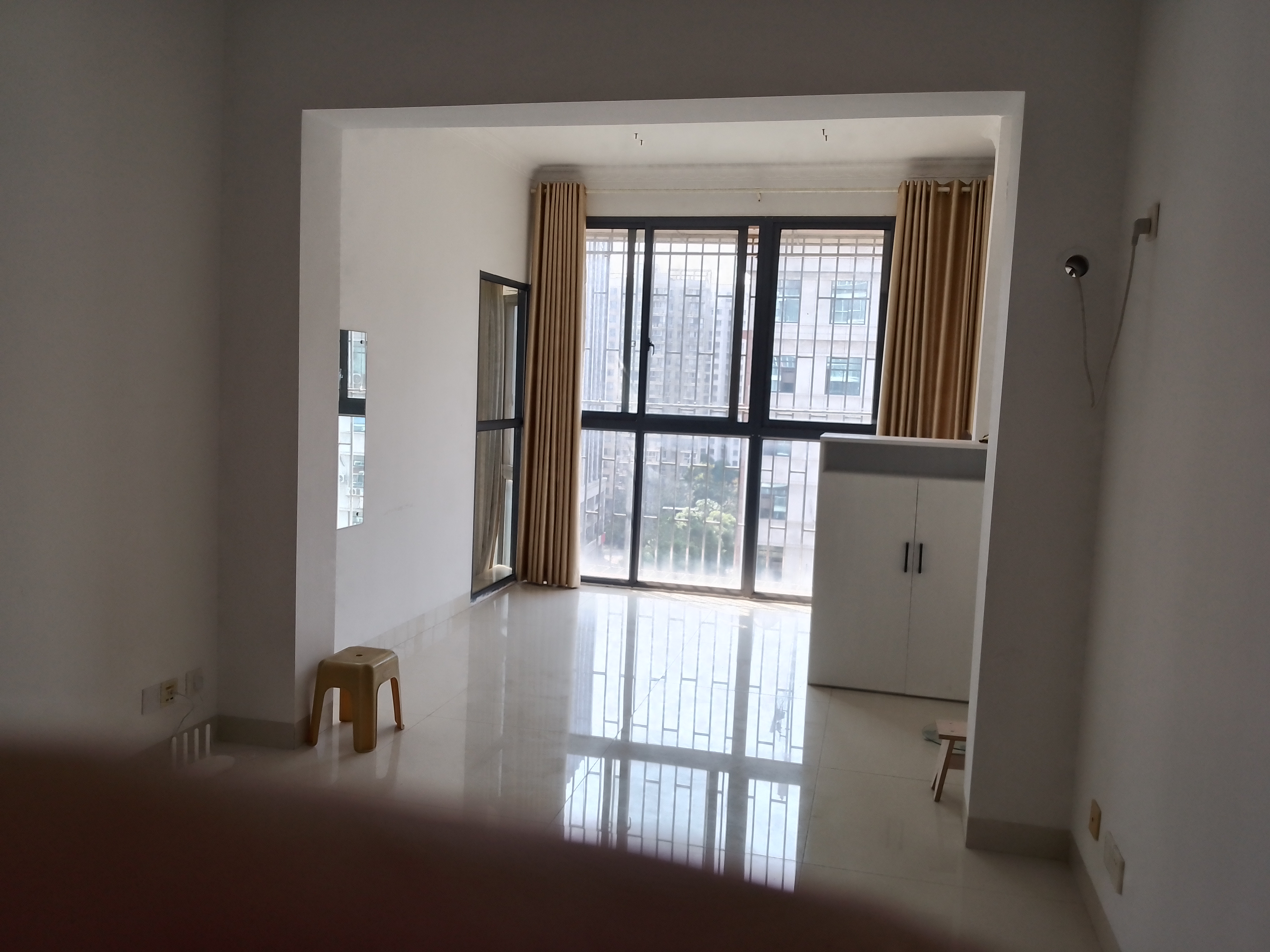 友谊嘉园  4室2厅2卫    3000.0元/月 友谊嘉园  4室2厅2卫    3000.0元/月室内图