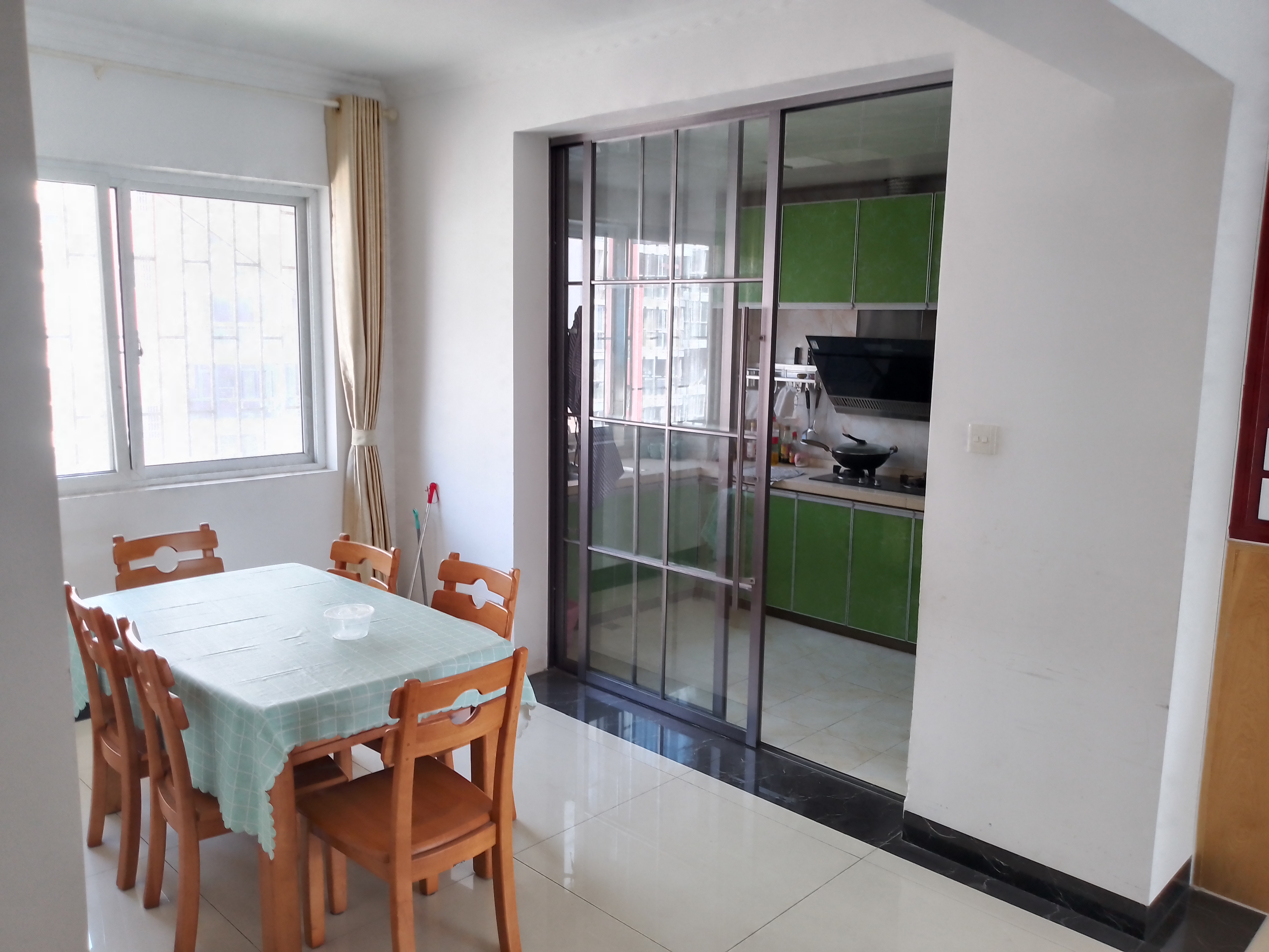 友谊嘉园  4室2厅2卫    3000.0元/月 友谊嘉园  4室2厅2卫    3000.0元/月室内图