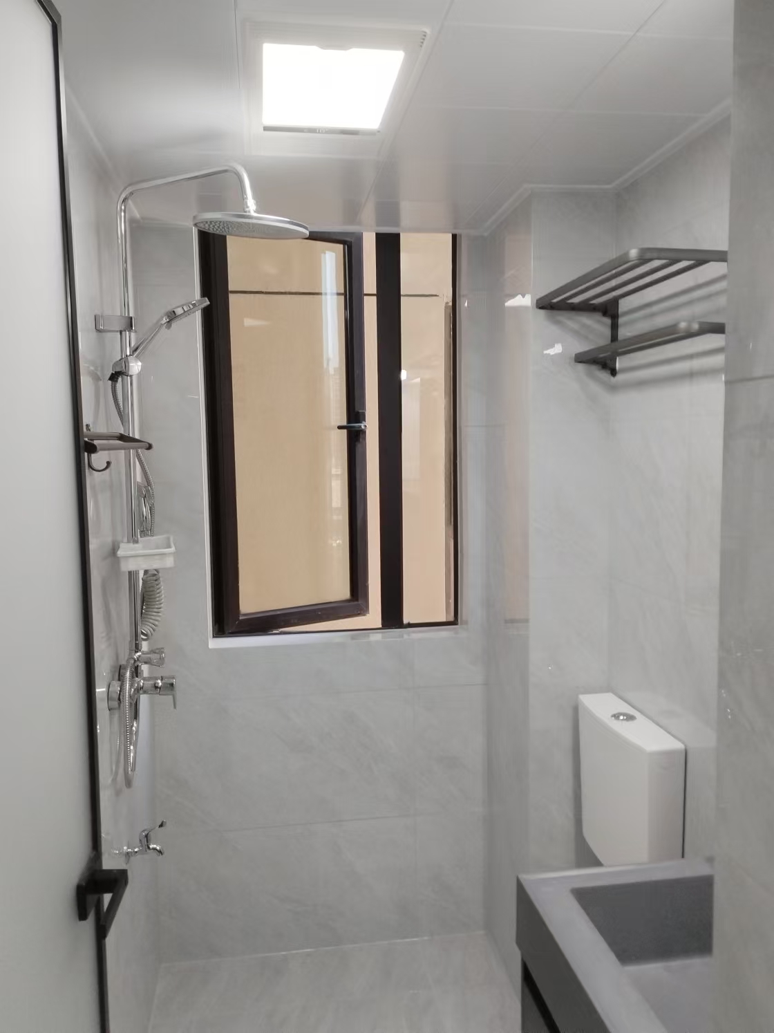 华晨神农湾 1室1厅1卫 1600.0元/月 华晨神农湾 1室1厅1卫 1600.0元/月室内图