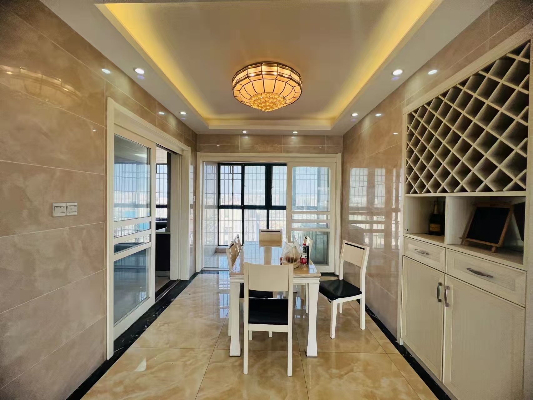 绿洲花园 4室2厅2卫 5500.0元/月 绿洲花园 4室2厅2卫 5500.0元/月室内图