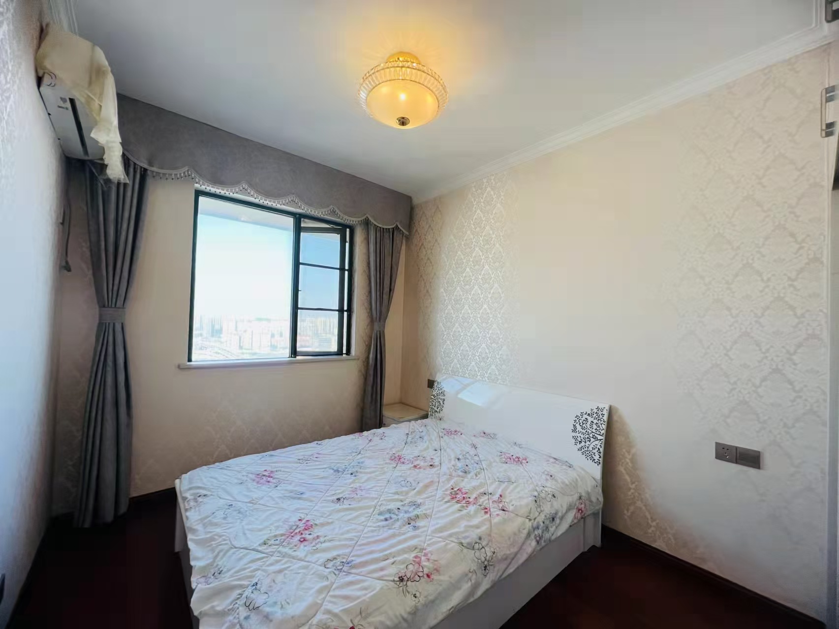 绿洲花园 4室2厅2卫 5500.0元/月 绿洲花园 4室2厅2卫 5500.0元/月室内图