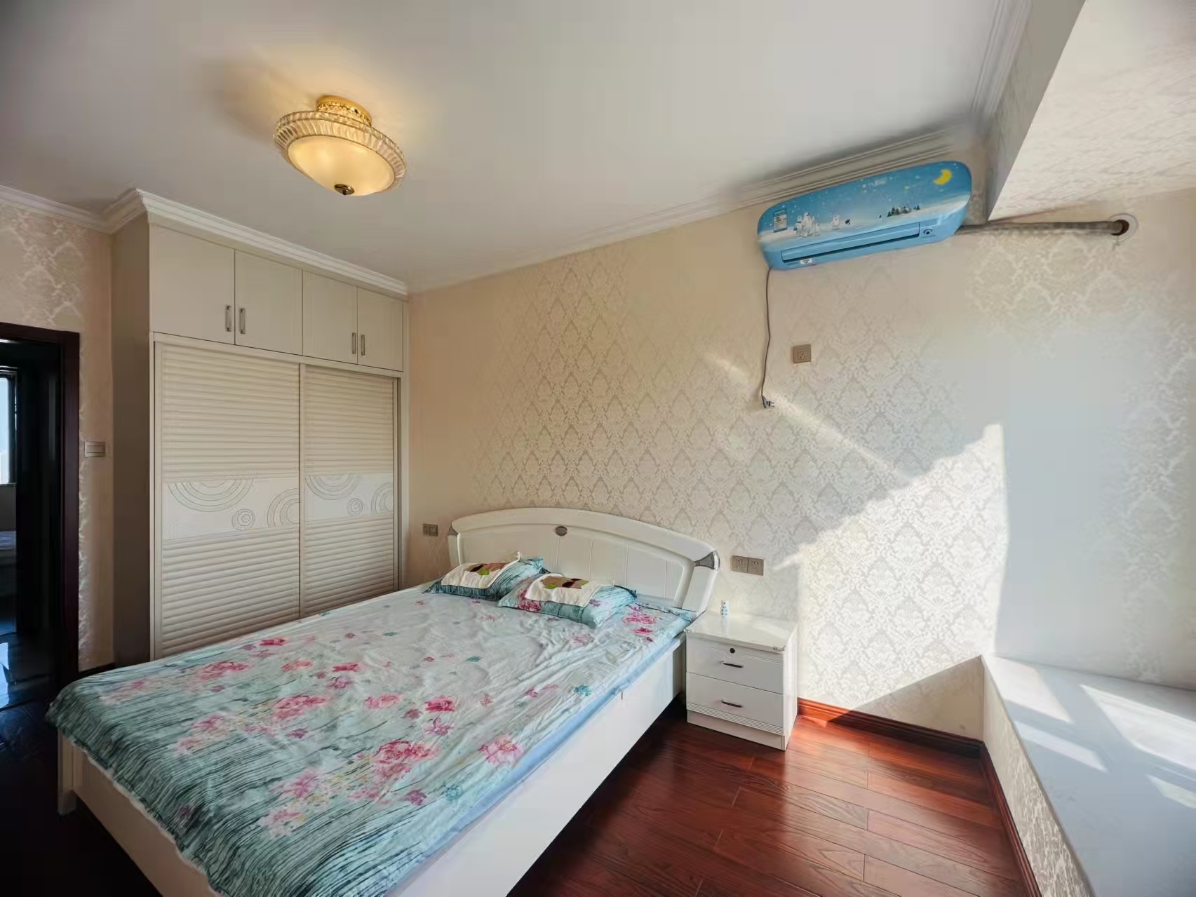 绿洲花园 4室2厅2卫 5500.0元/月 绿洲花园 4室2厅2卫 5500.0元/月室内图