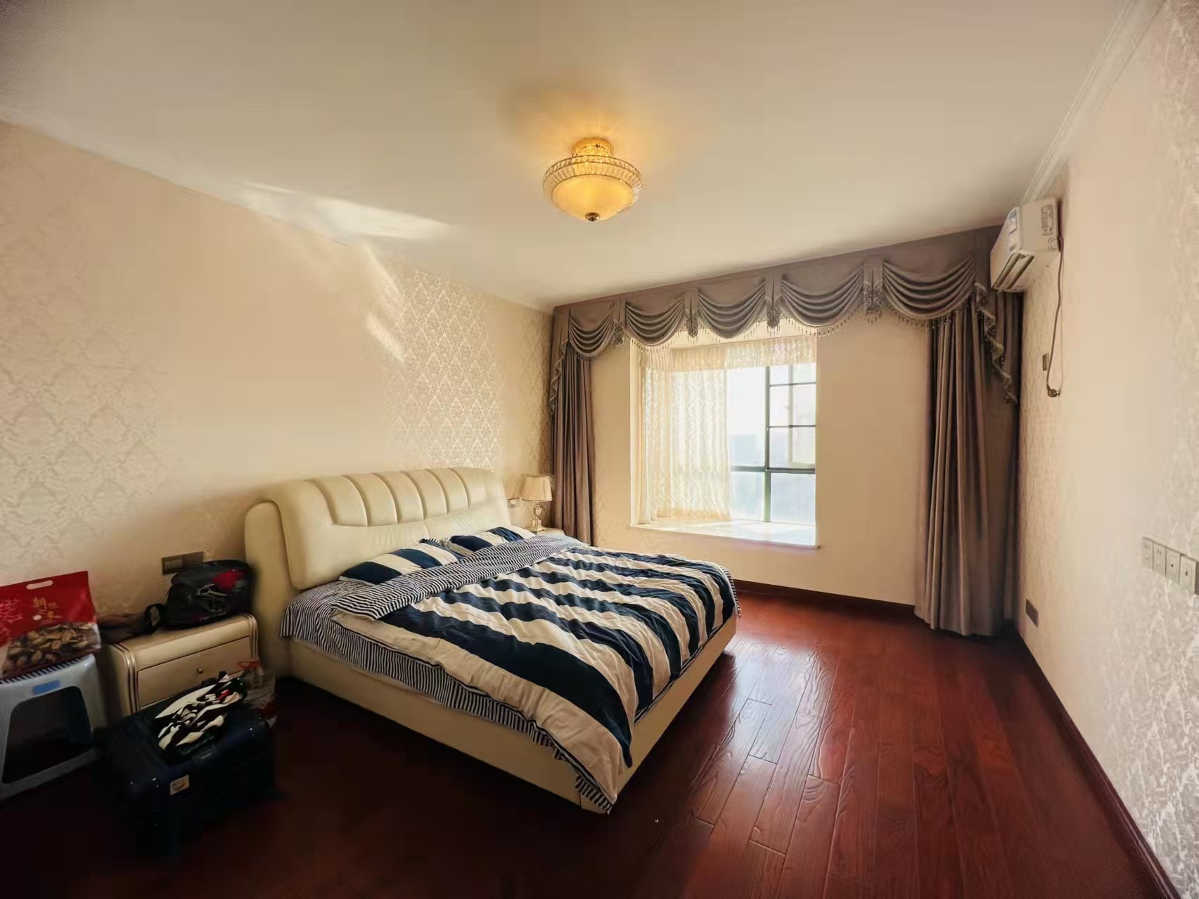 绿洲花园 4室2厅2卫 5500.0元/月 绿洲花园 4室2厅2卫 5500.0元/月室内图