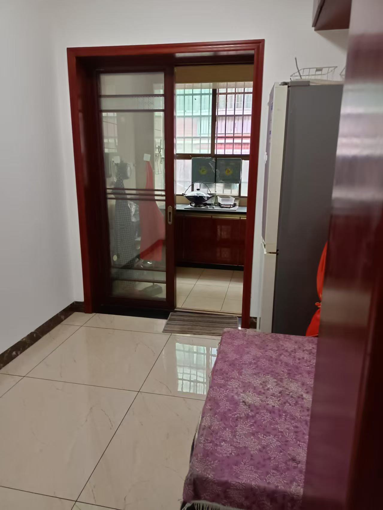 康复医院家属楼  2室1厅1卫    650.0元/月 康复医院家属楼  2室1厅1卫    650.0元/月室内图