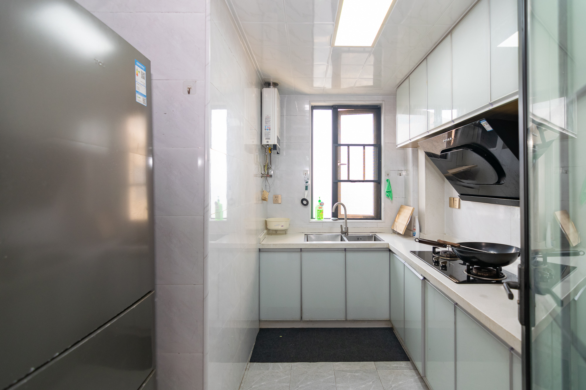 荣盛岳麓峰景 3室2厅2卫 68.0万 荣盛岳麓峰景 3室2厅2卫 68.0万厨房