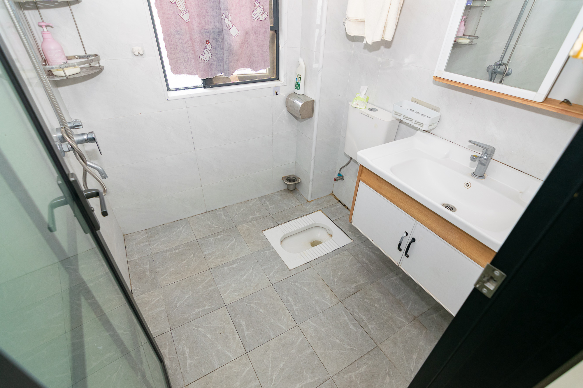 荣盛岳麓峰景 3室2厅2卫 68.0万 荣盛岳麓峰景 3室2厅2卫 68.0万卫生间